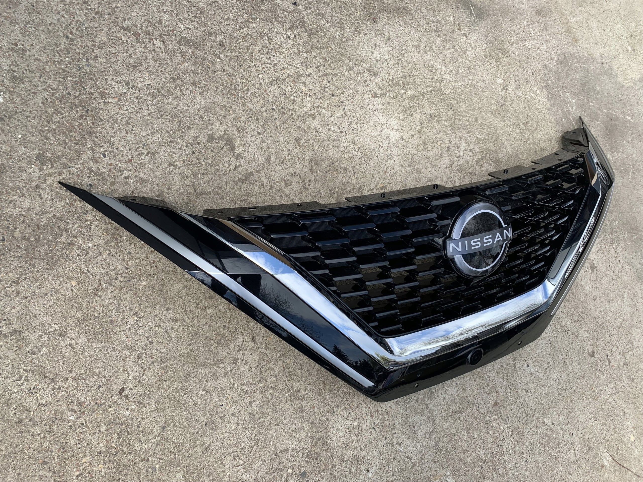 Kühlergrill Nissan QASHQAI J12 FRONTGRILL 623106UA62 Kühlergitter