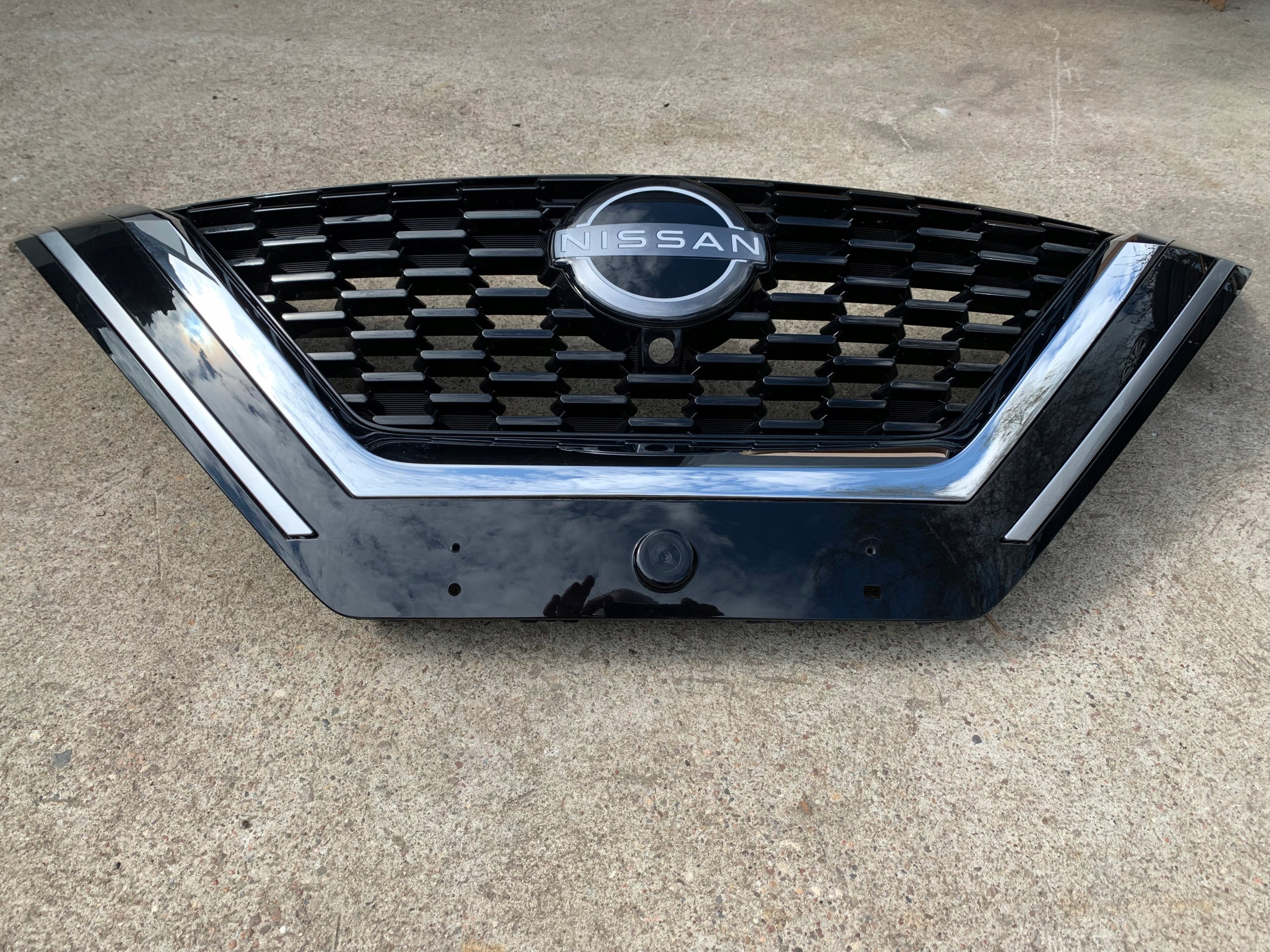 Kühlergrill Nissan QASHQAI J12 FRONTGRILL 623106UA62 Kühlergitter