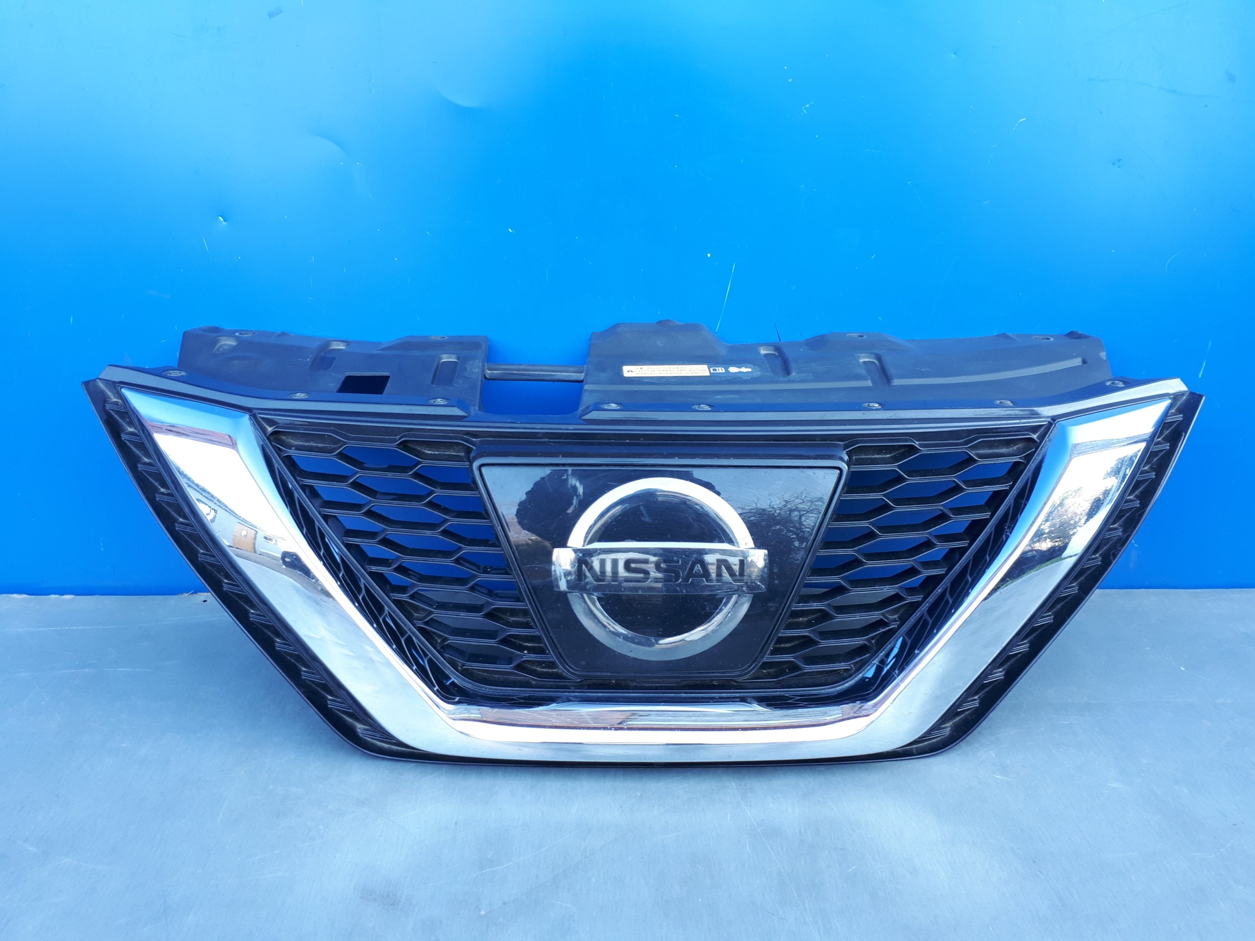  Kühlergrill Nissan QASHQAI J11 FRONTGRILL 62310HV00A Kühlergitter product image