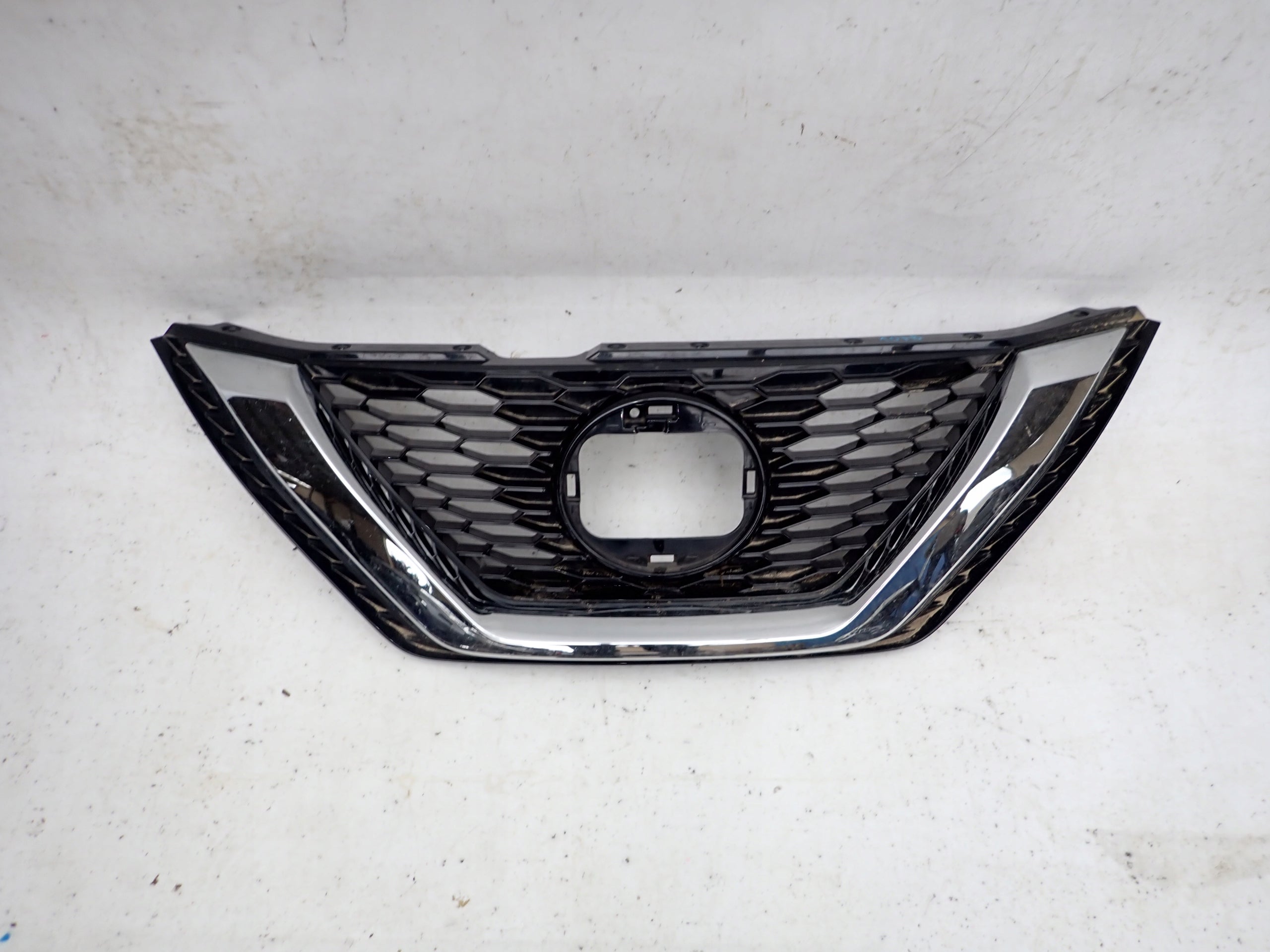 Kühlergrill Nissan QASHQAI J11 FRONTGRILL 62310HV362 Kühlergitter