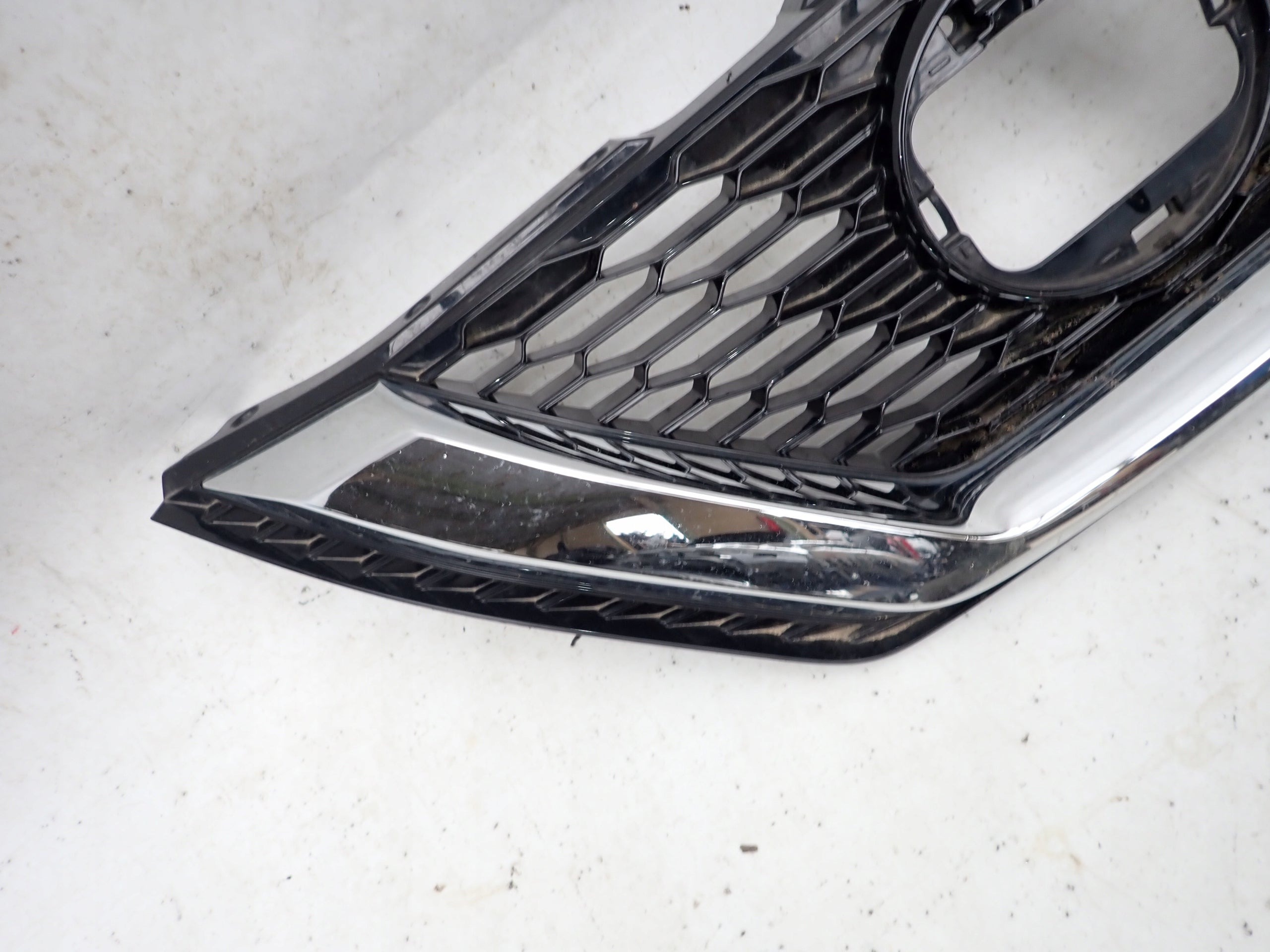 Kühlergrill Nissan QASHQAI J11 FRONTGRILL 62310HV362 Kühlergitter