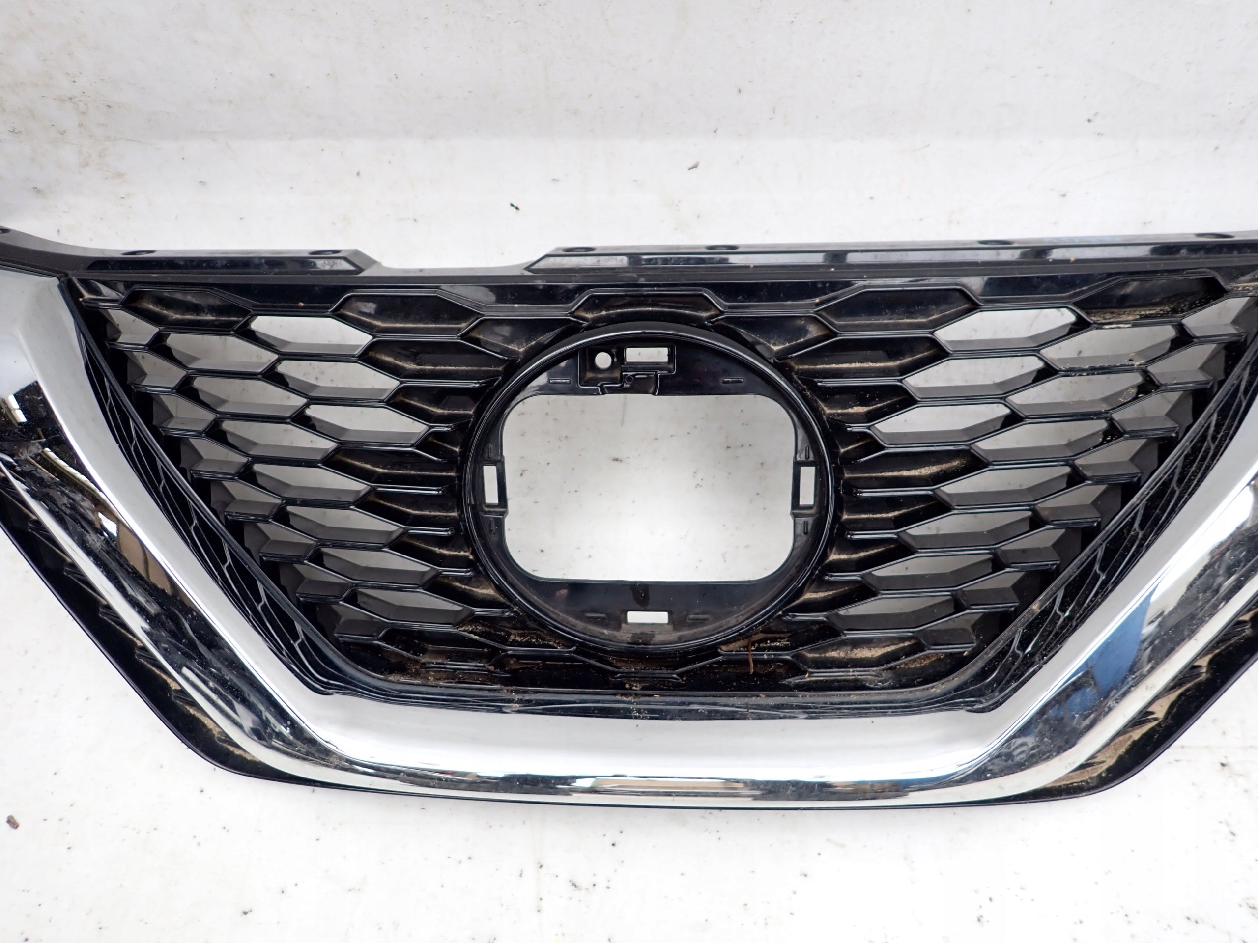 Kühlergrill Nissan QASHQAI J11 FRONTGRILL 62310HV362 Kühlergitter