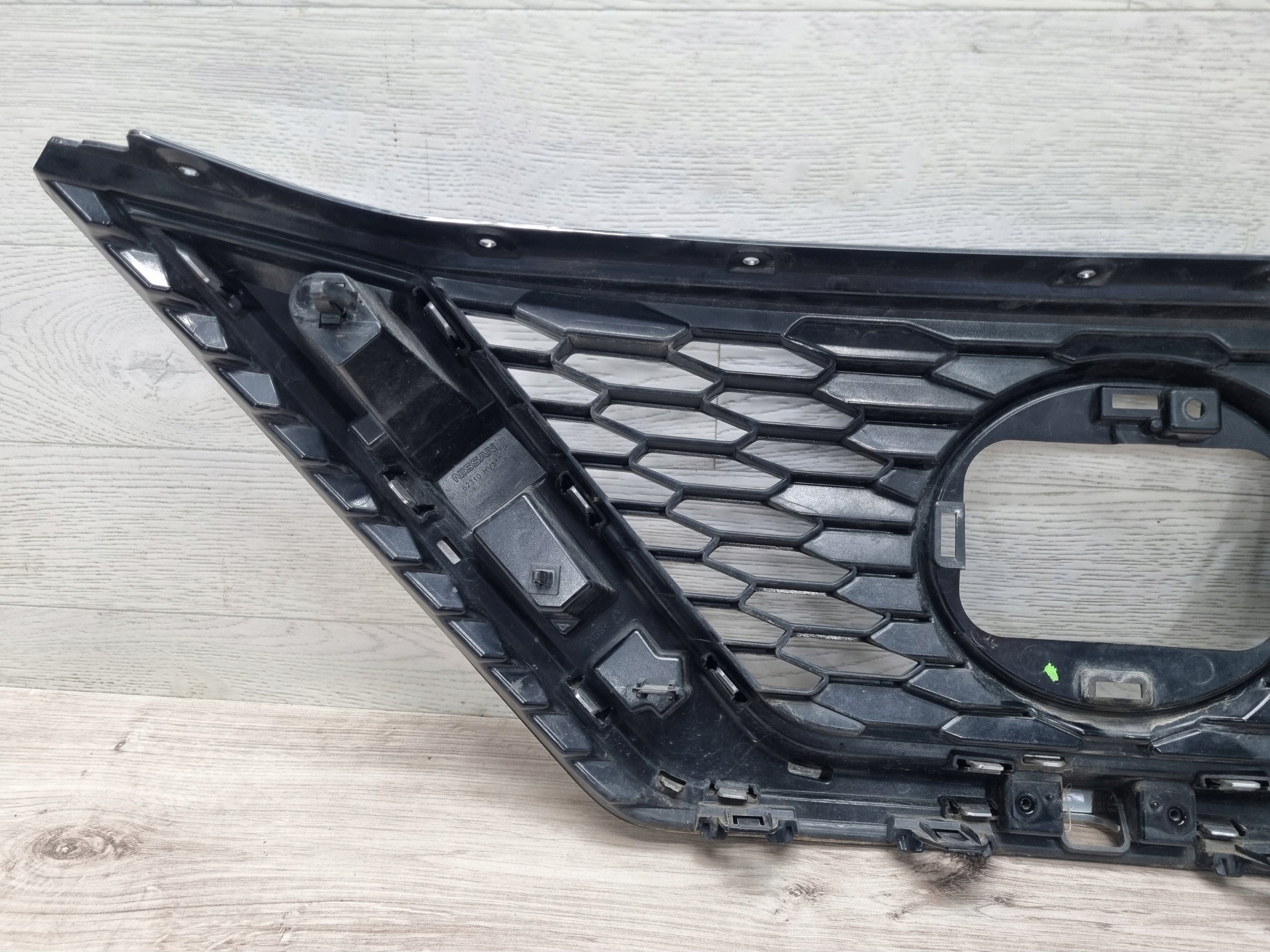 Kühlergrill Nissan QASHQAI FRONTGRILL 62310HV3Ni Kühlergitter