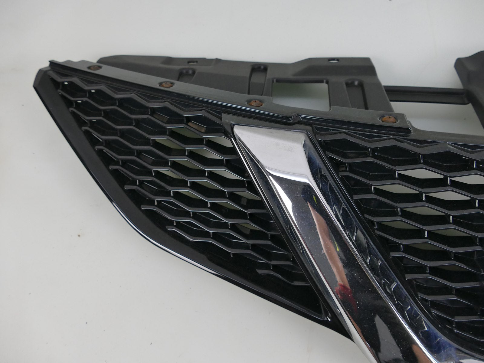 Kühlergrill Nissan 4 QASHQAI J11 FRONTGRILL 623124EA0D Kühlergitter