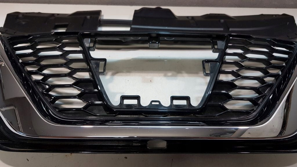 Kühlergrill Nissan QASHQAI FRONTGRILL 62310HV00A Kühlergitter