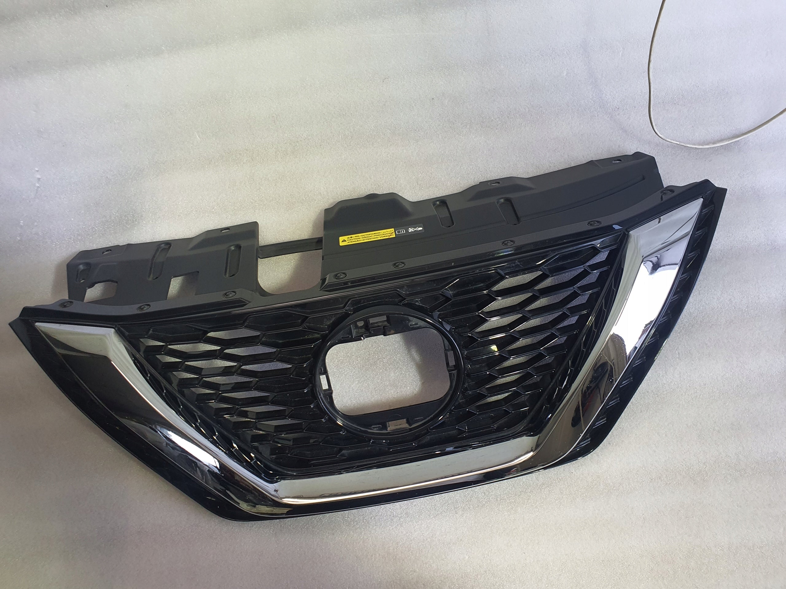  Kühlergrill Nissan J11 QASHQAI FRONTGRILL 62398HV80A Kühlergitter product image