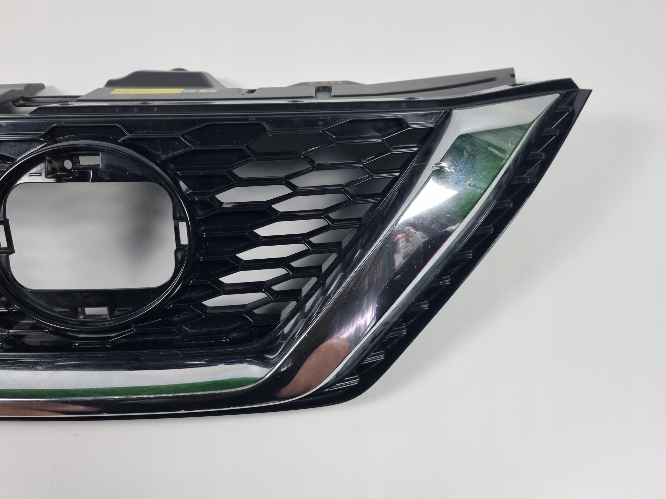 Kühlergrill Nissan QASHQAI J11 FRONTGRILL 62398HV80A Kühlergitter