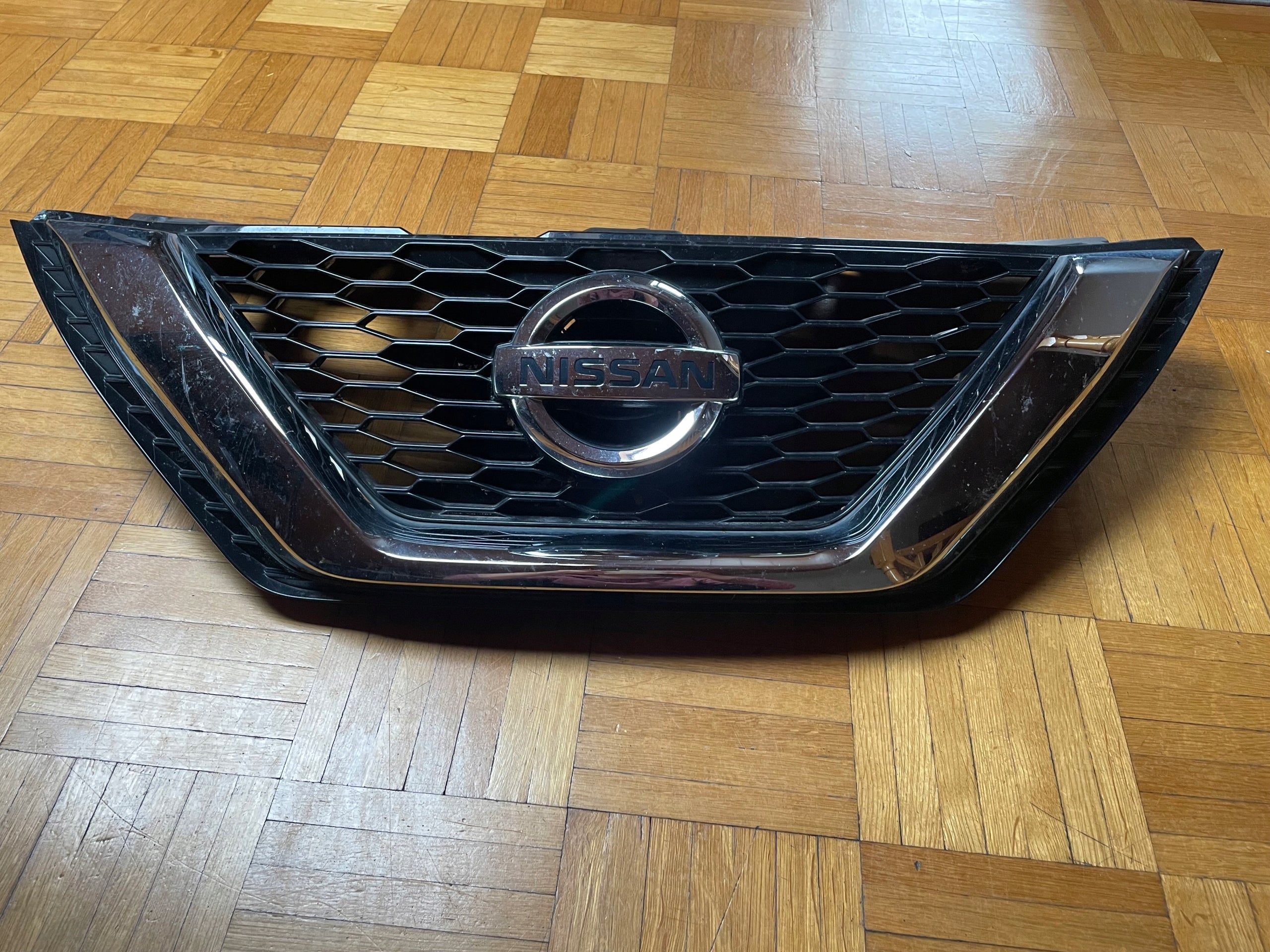  Kühlergrill Nissan QASHQAI FRONTGRILL 62398HV80A Kühlergitter product image