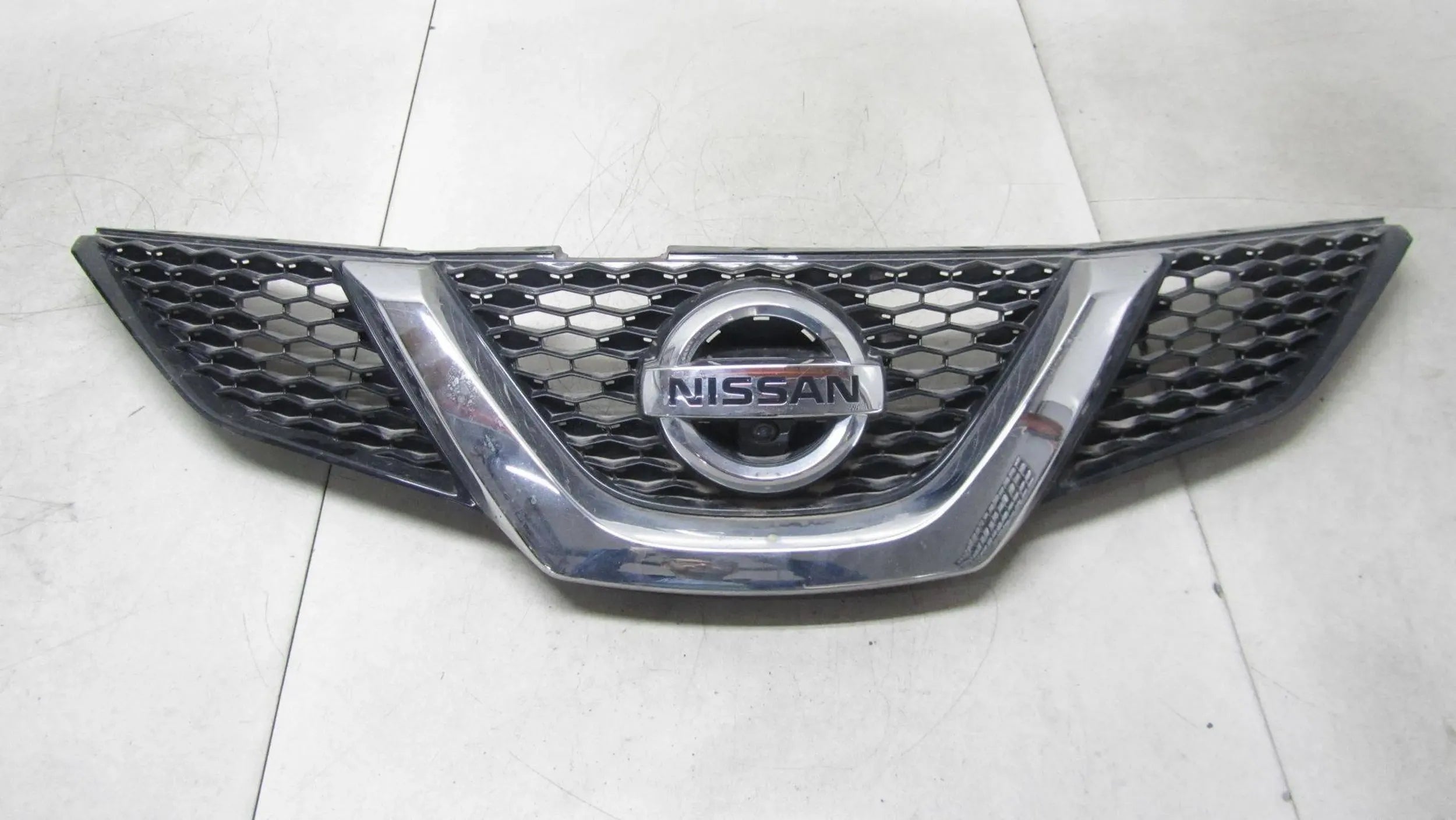  Kühlergrill Nissan QASHQAI J11 FRONTGRILL 623124EA0D Kühlergitter product image