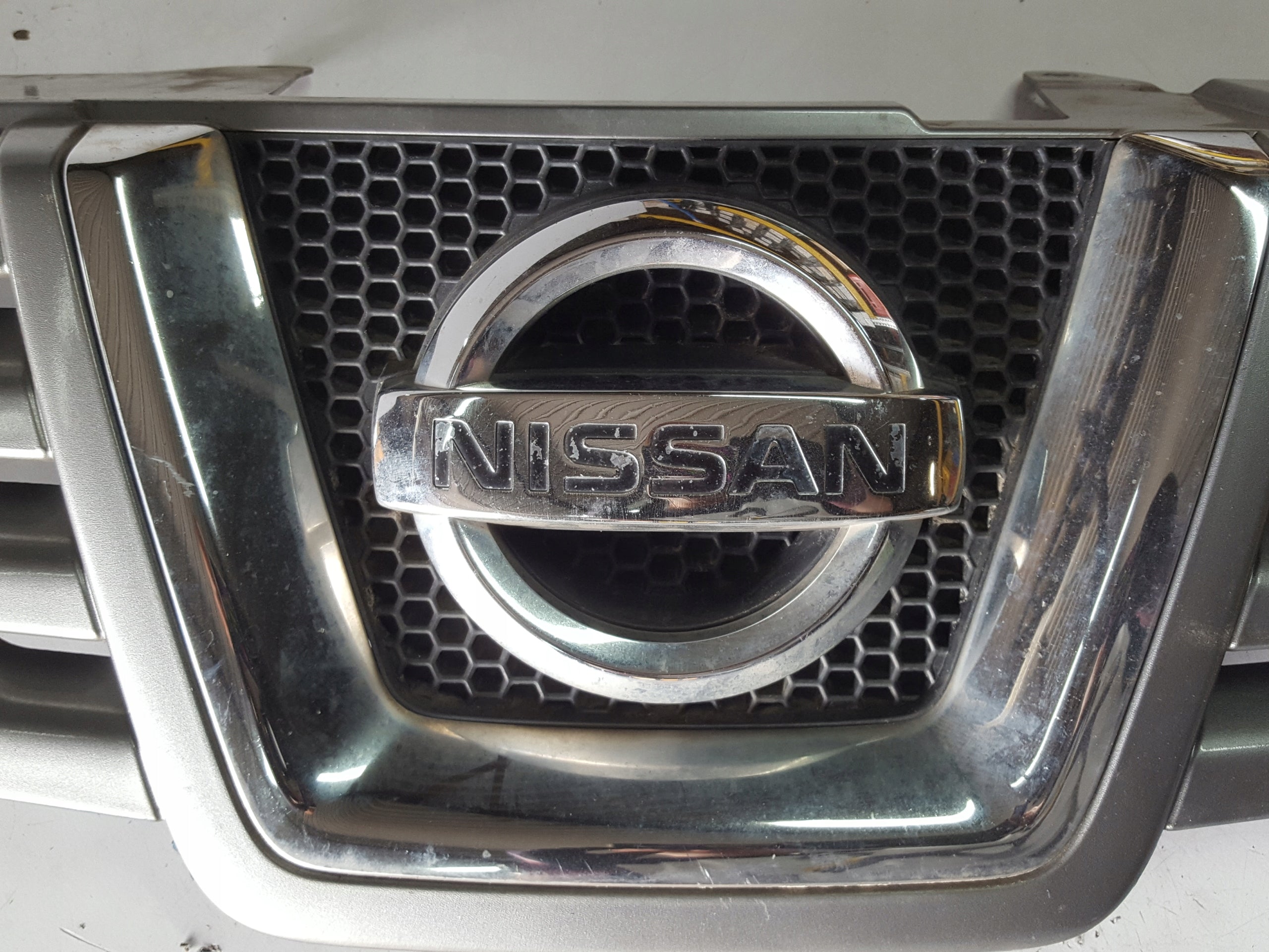 Kühlergrill Nissan J10 QASHQAI FRONTGRILL Kühlergitter