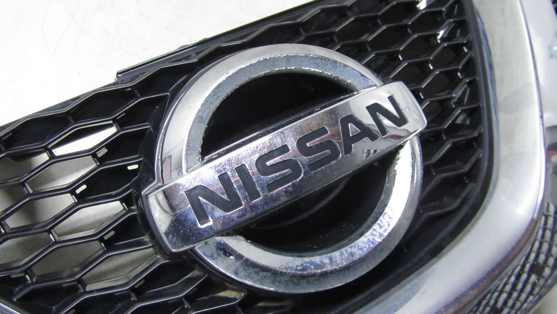 Kühlergrill Nissan QASHQAI J11 FRONTGRILL Kühlergitter