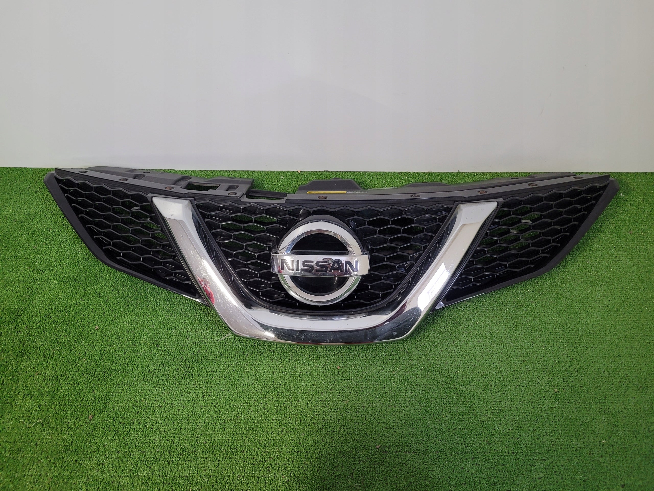 Kühlergrill Nissan QASHQAI J11 4 FRONTGRILL 623104EA1A Kühlergitter