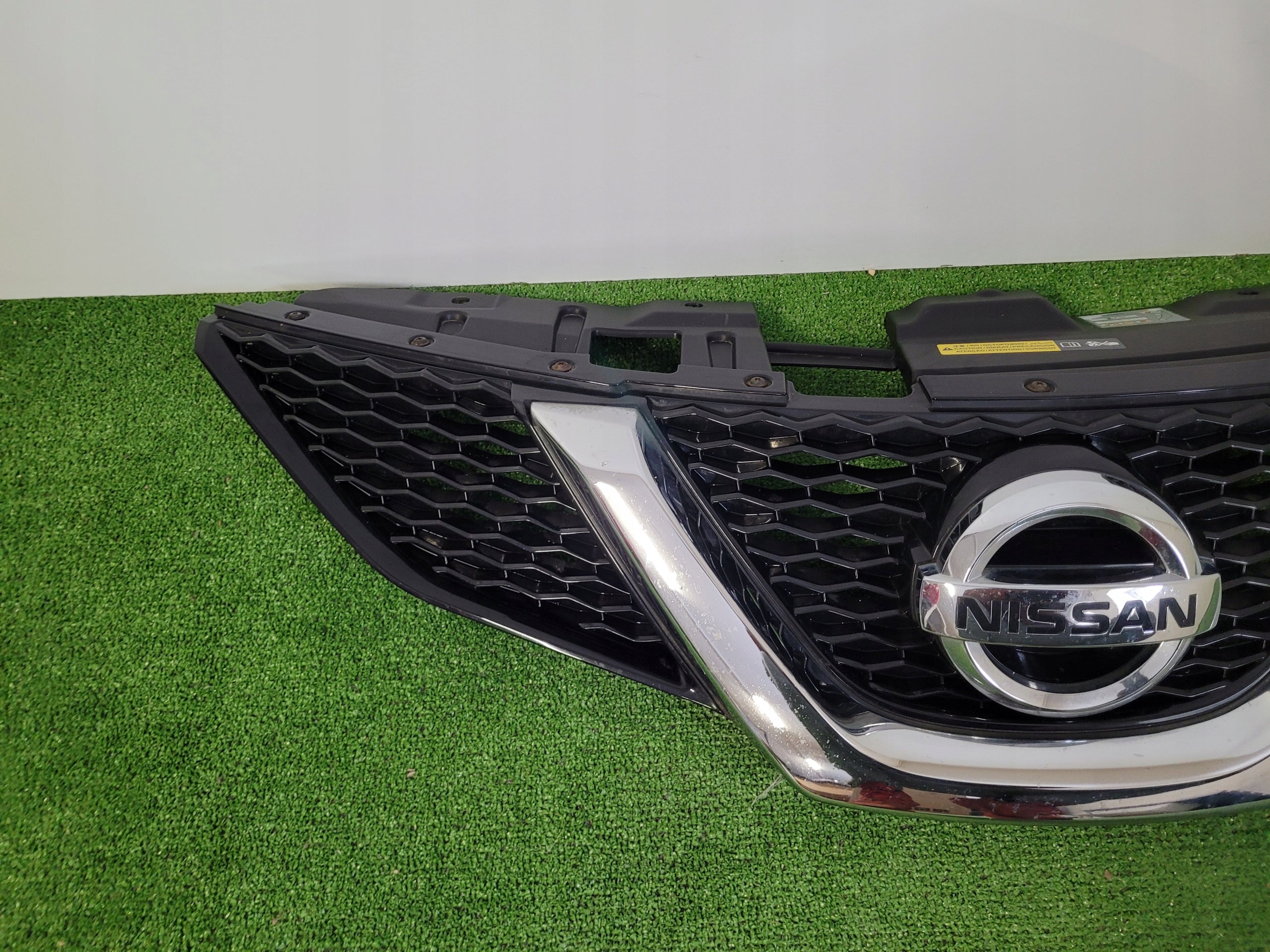 Kühlergrill Nissan QASHQAI J11 4 FRONTGRILL 623104EA1A Kühlergitter