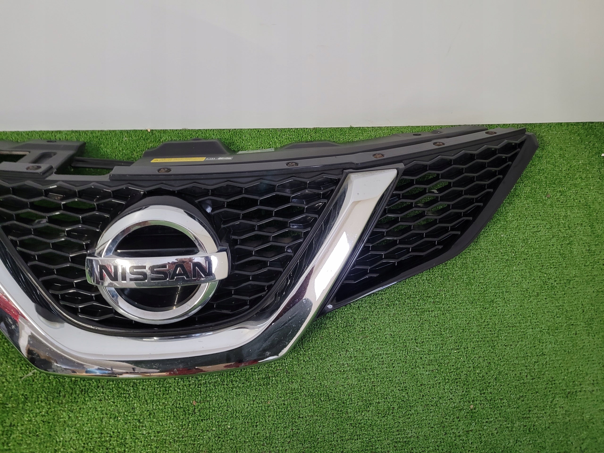 Kühlergrill Nissan QASHQAI J11 4 FRONTGRILL 623104EA1A Kühlergitter