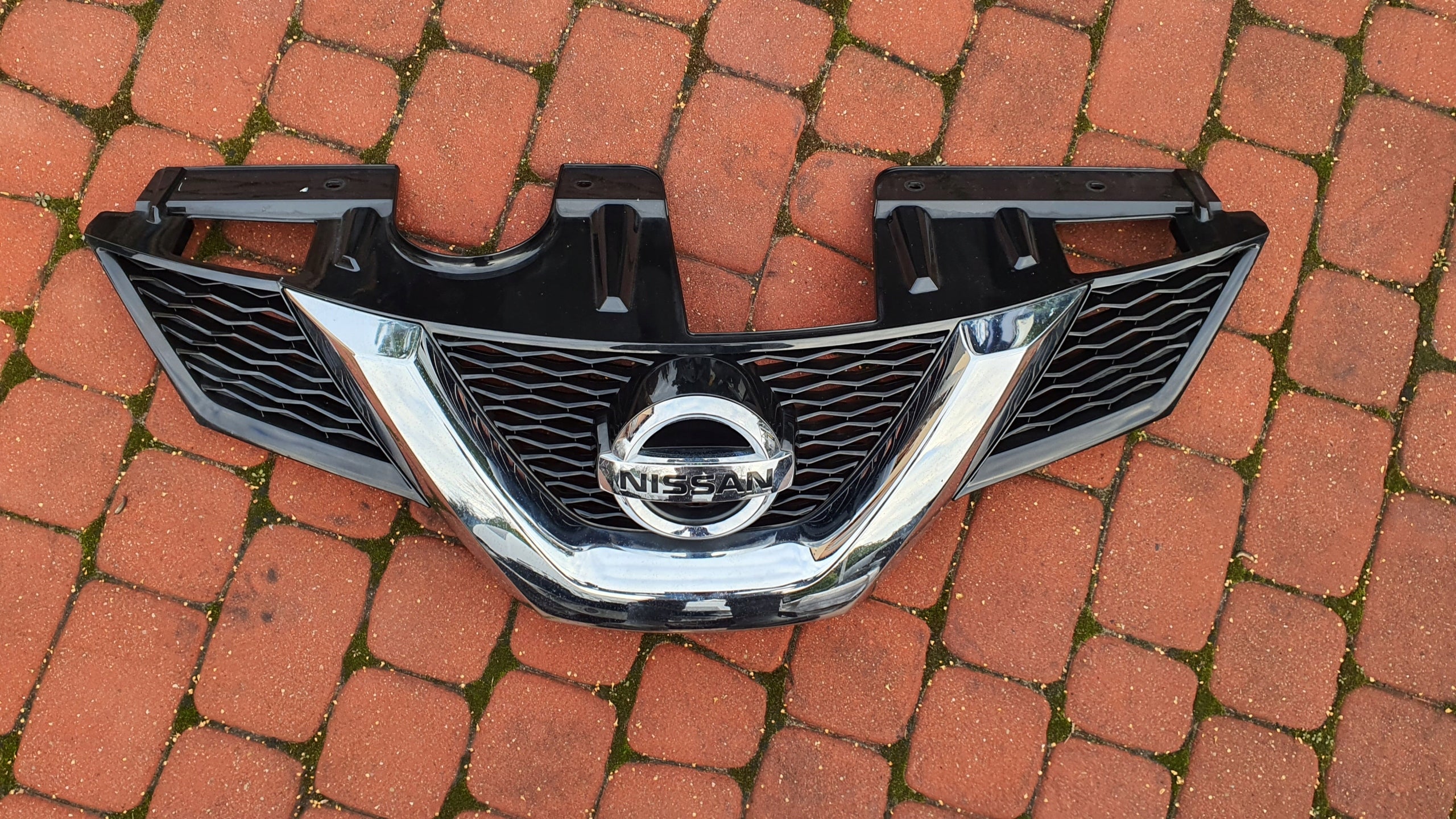 Kühlergrill Nissan XTRAIL T32 4 FRONTGRILL 623104CE0A Kühlergitter