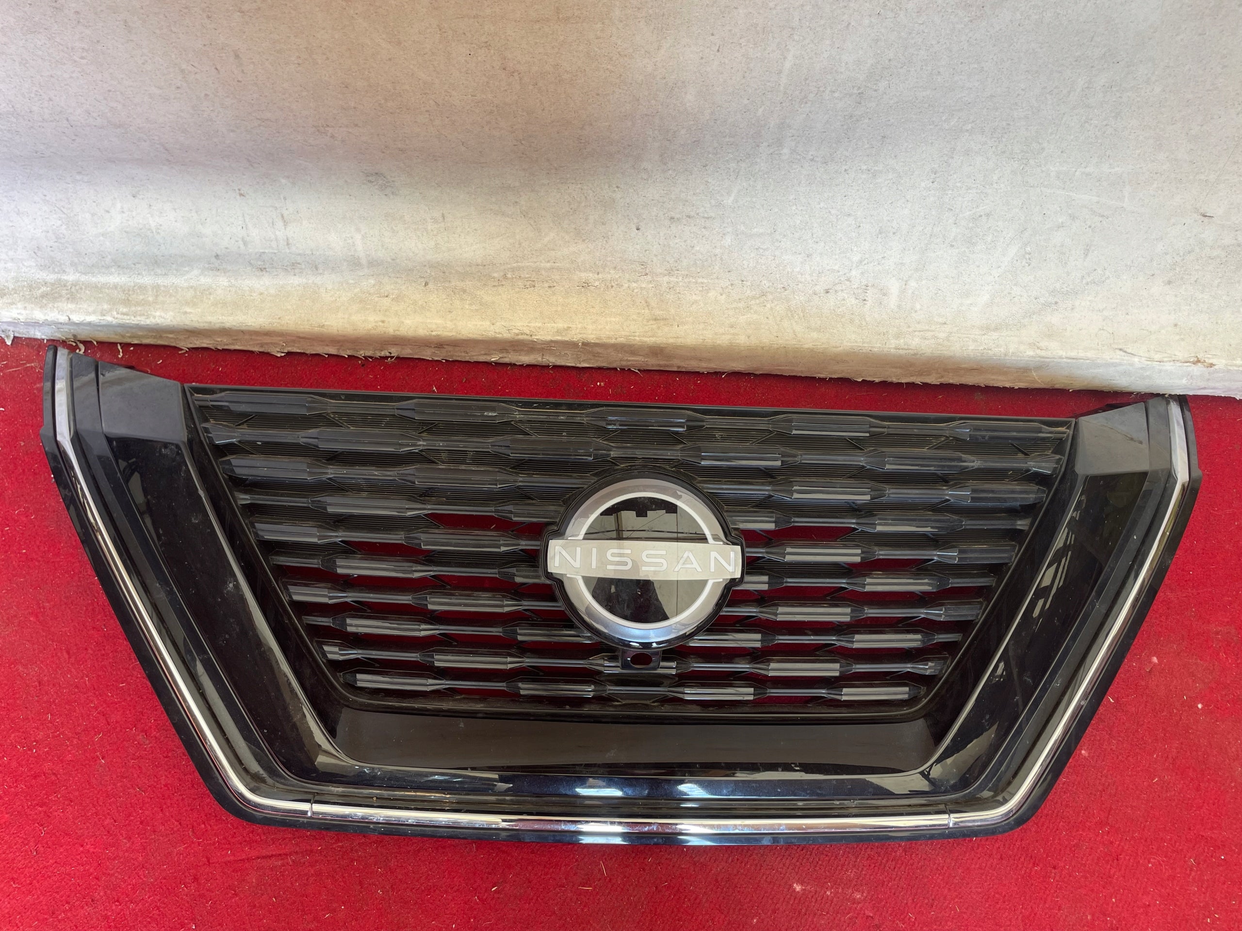  Kühlergrill Nissan XTRAIL T33 FRONTGRILL 623106RU0A Kühlergitter product image