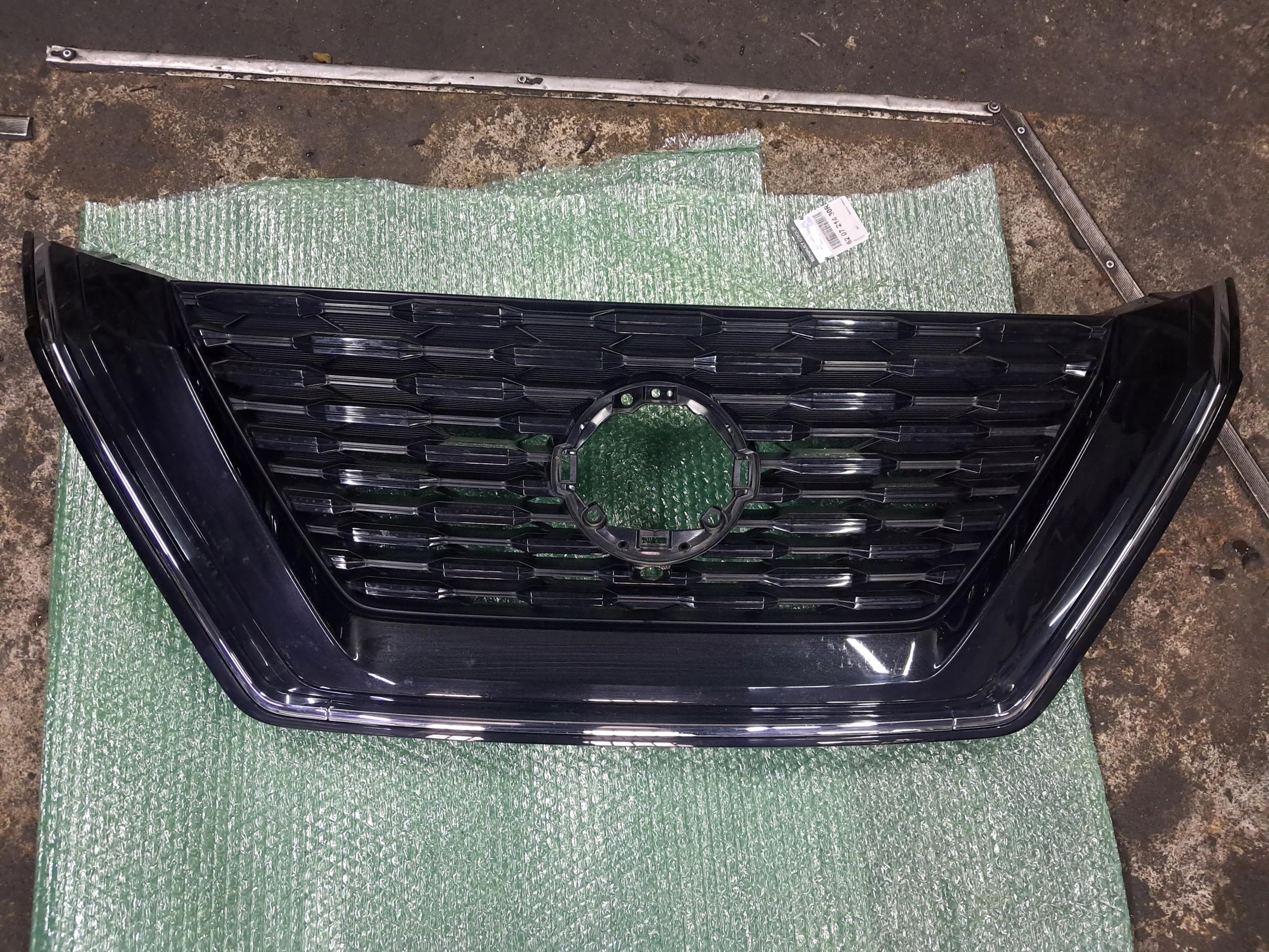 Kühlergrill Nissan XTRAIL T33 FRONTGRILL 623106RU0A Kühlergitter