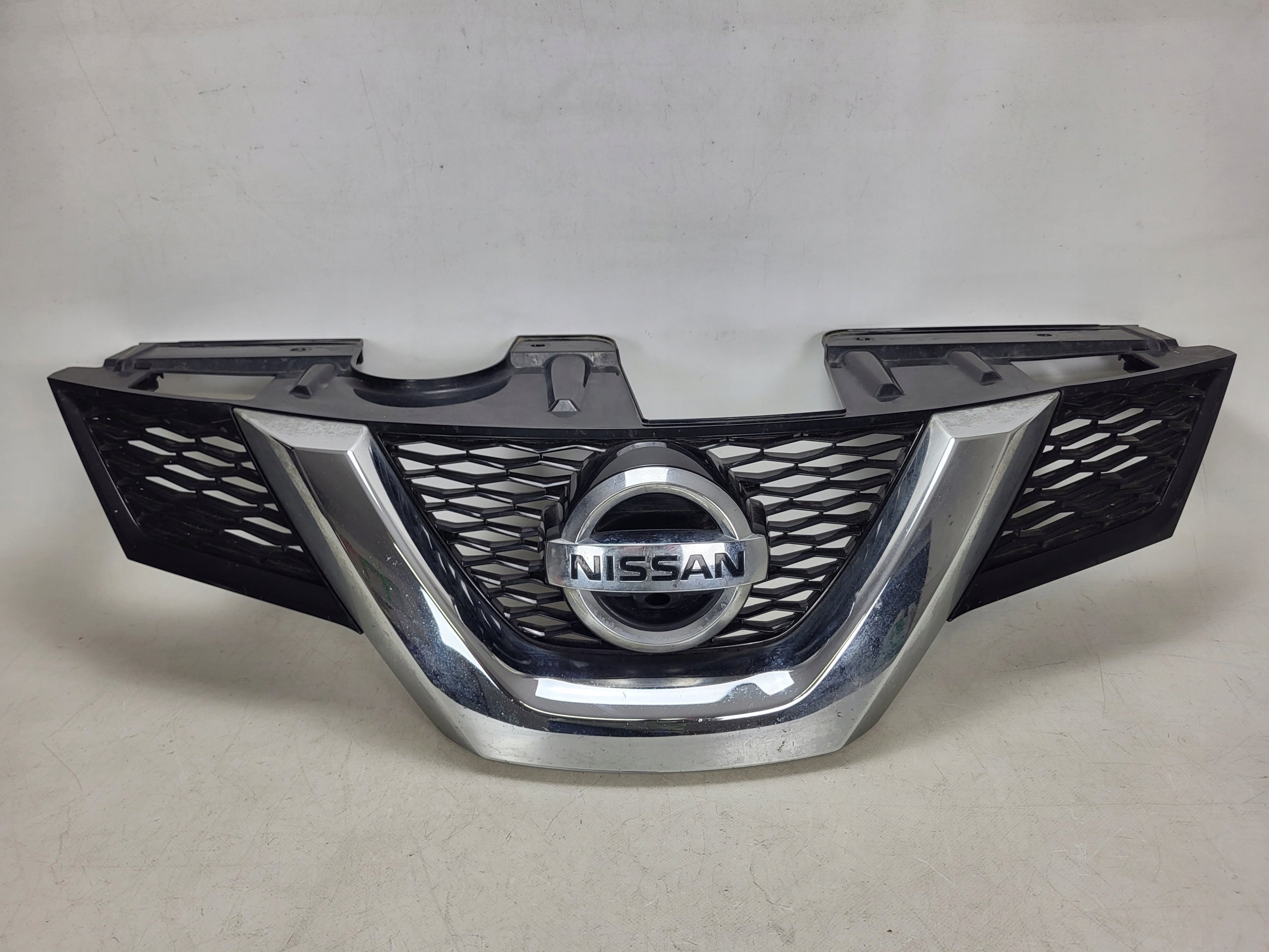  Kühlergrill Nissan XTRAIL T32 FRONTGRILL 623104CE0A Kühlergitter product image