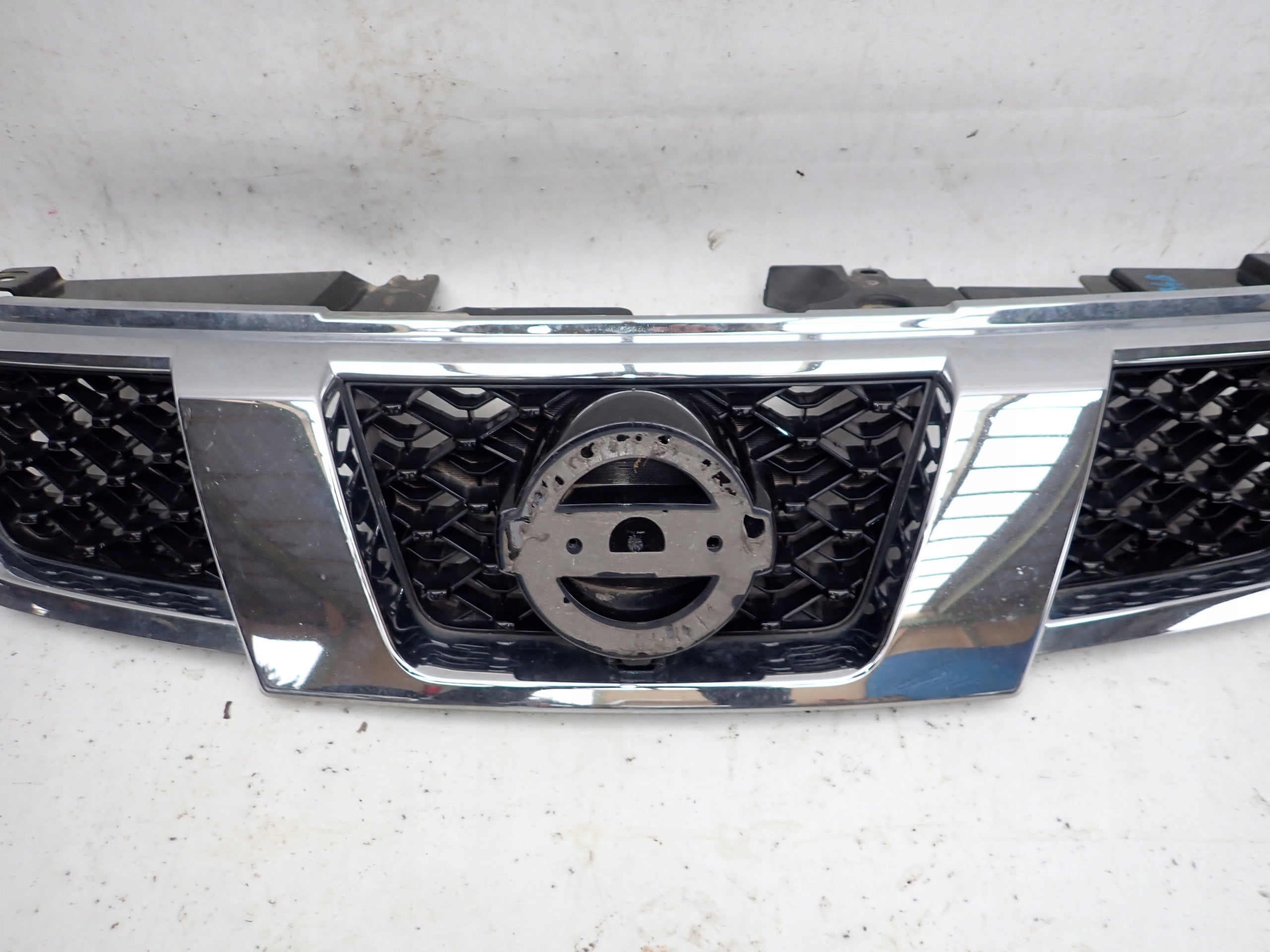 Kühlergrill Nissan XTRAIL FRONTGRILL 623103UP5A Kühlergitter