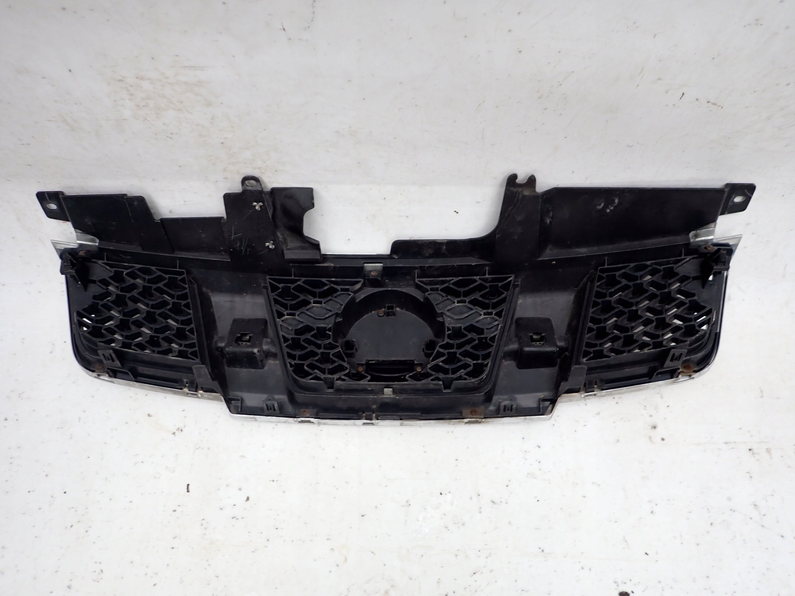 Kühlergrill Nissan XTRAIL FRONTGRILL 623103UP5A Kühlergitter