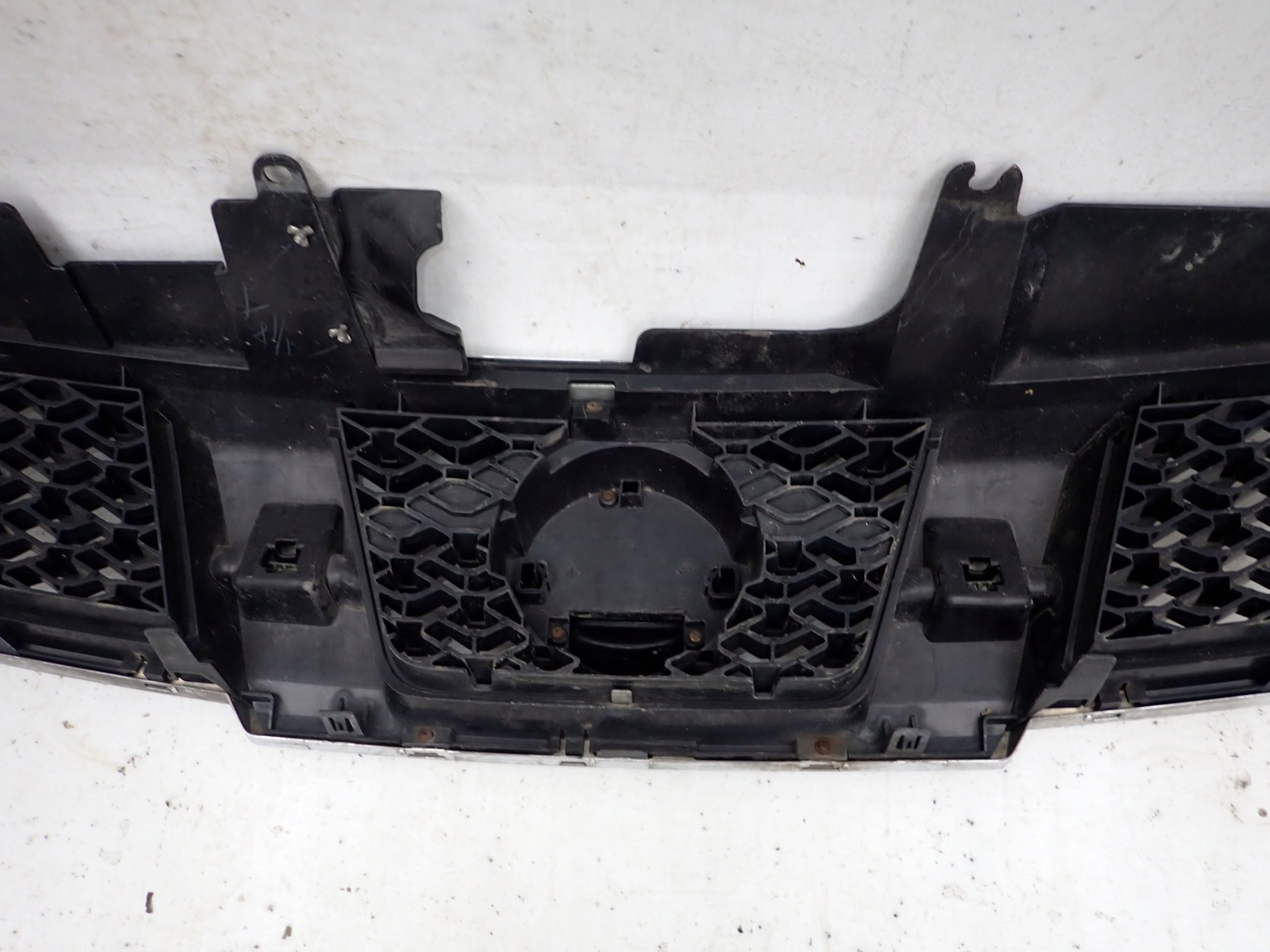 Kühlergrill Nissan XTRAIL FRONTGRILL 623103UP5A Kühlergitter