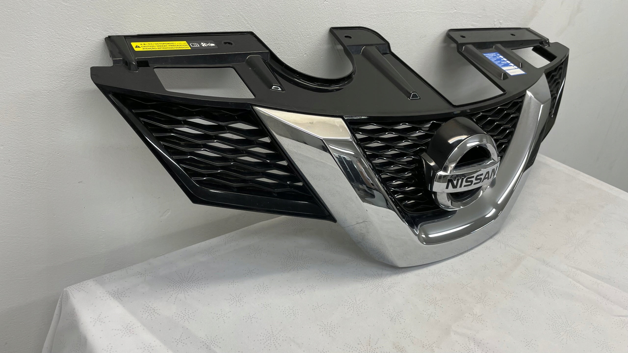 Kühlergrill Nissan X TRAIL 4 XTRAIL FRONTGRILL 623104CE0A Kühlergitter