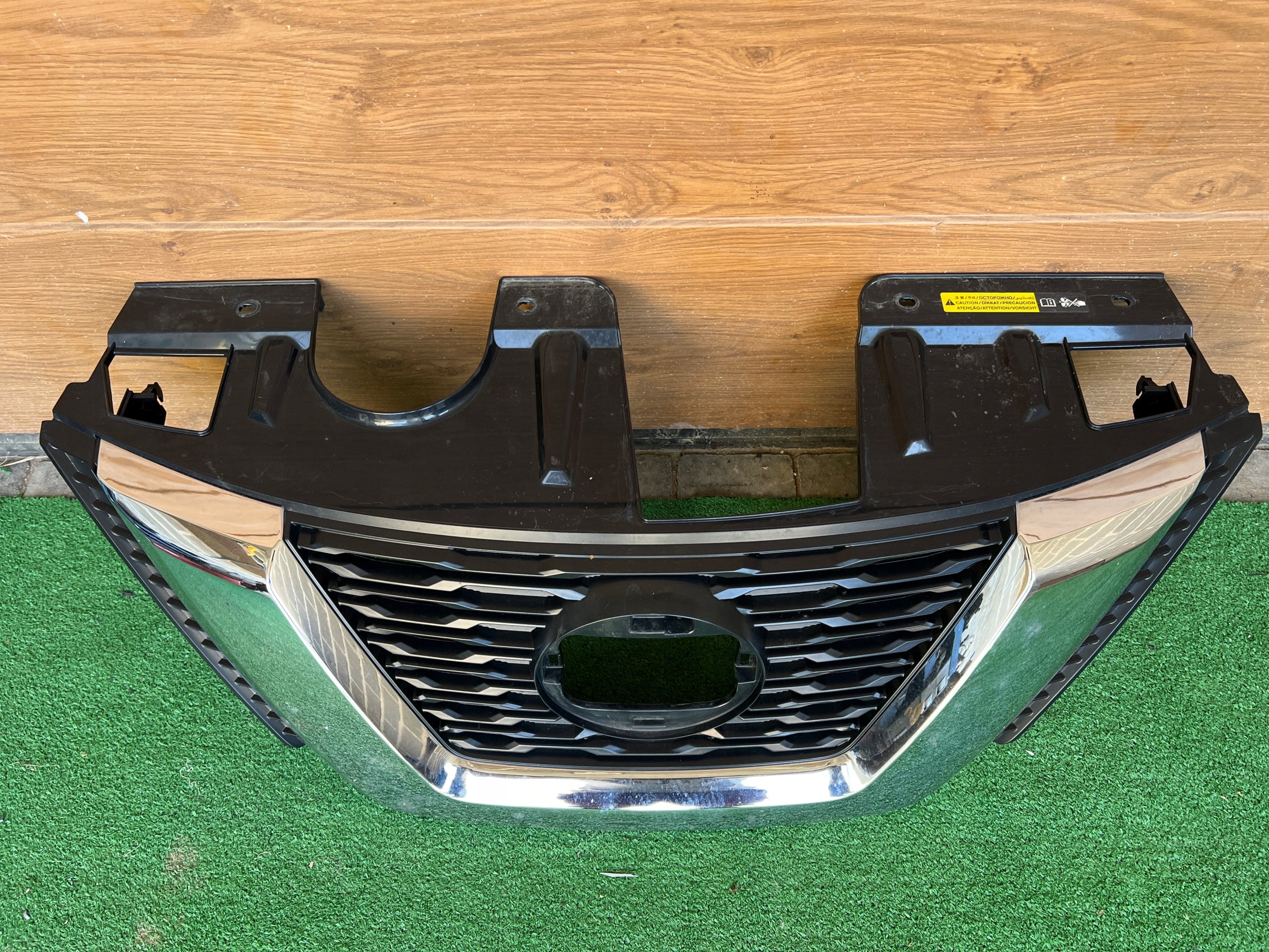 Kühlergrill Nissan XTRAIL T32 FRONTGRILL 623107FW0B Kühlergitter