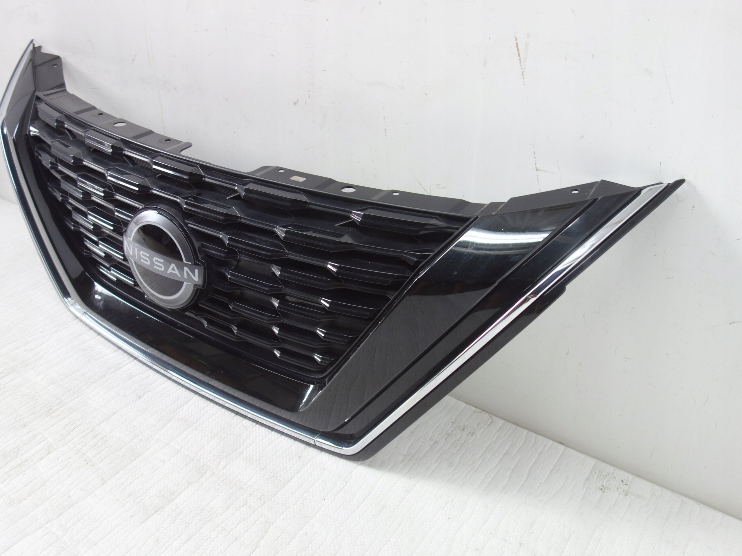 Kühlergrill Nissan T33 XTRAIL FRONTGRILL 623106RU0A Kühlergitter