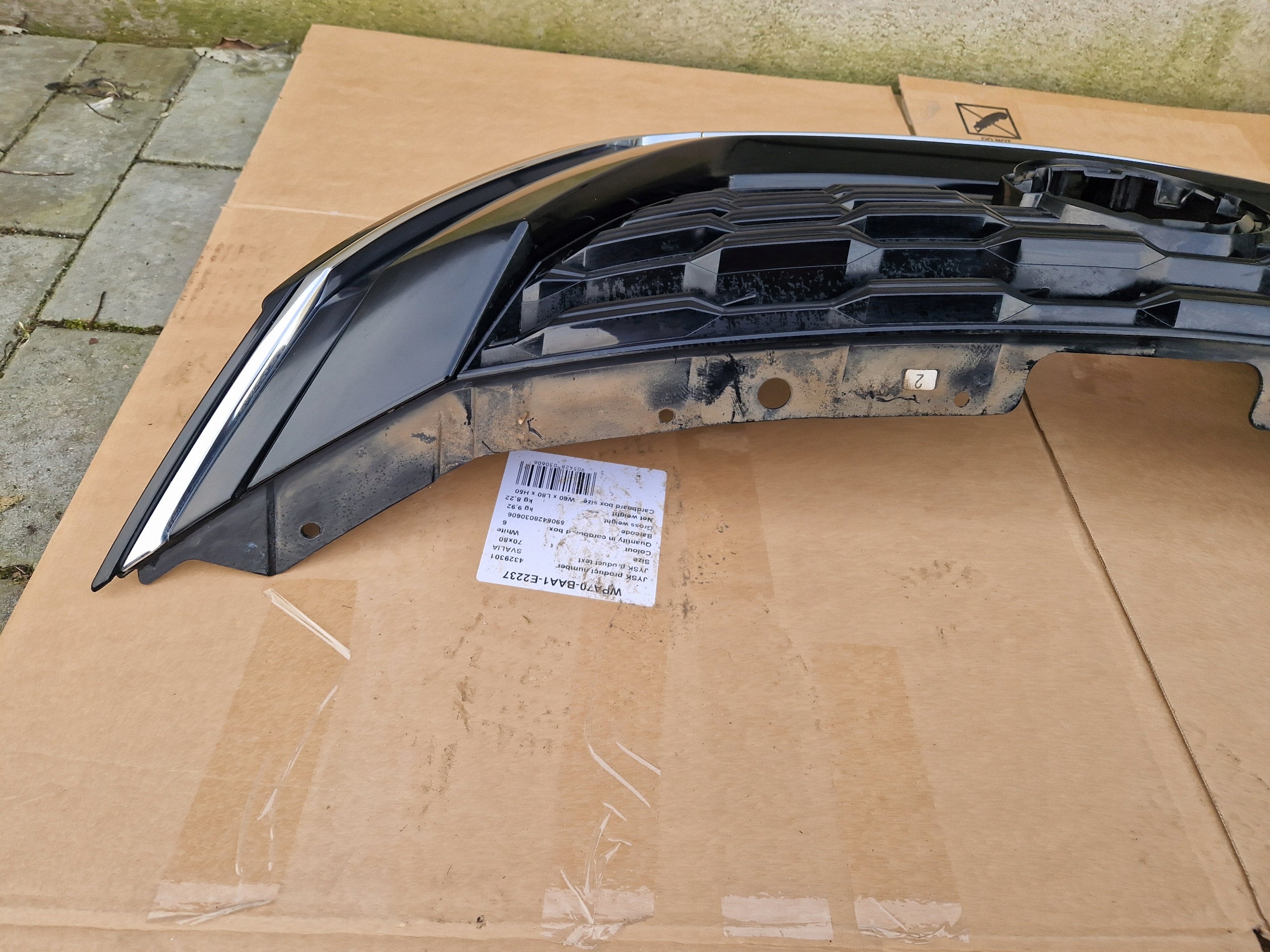 Kühlergrill Nissan XTRAIL X TRAIL T33 FRONTGRILL 623106RU0A Kühlergitter