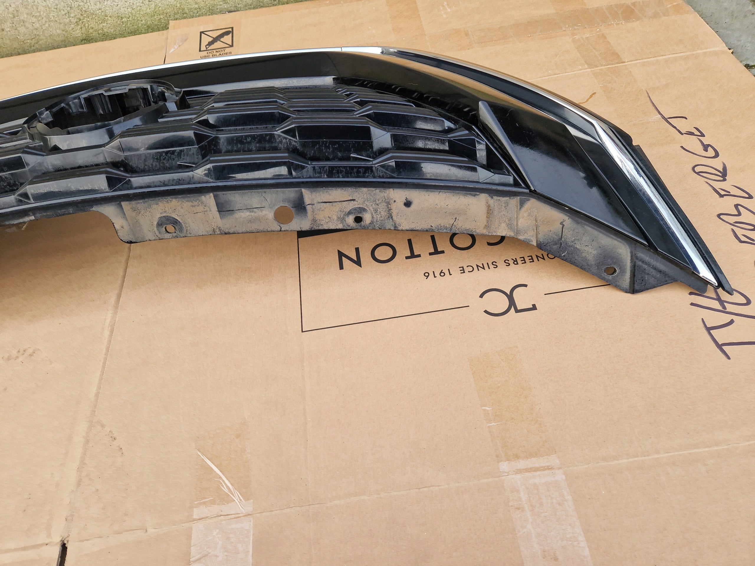 Kühlergrill Nissan XTRAIL X TRAIL T33 FRONTGRILL 623106RU0A Kühlergitter