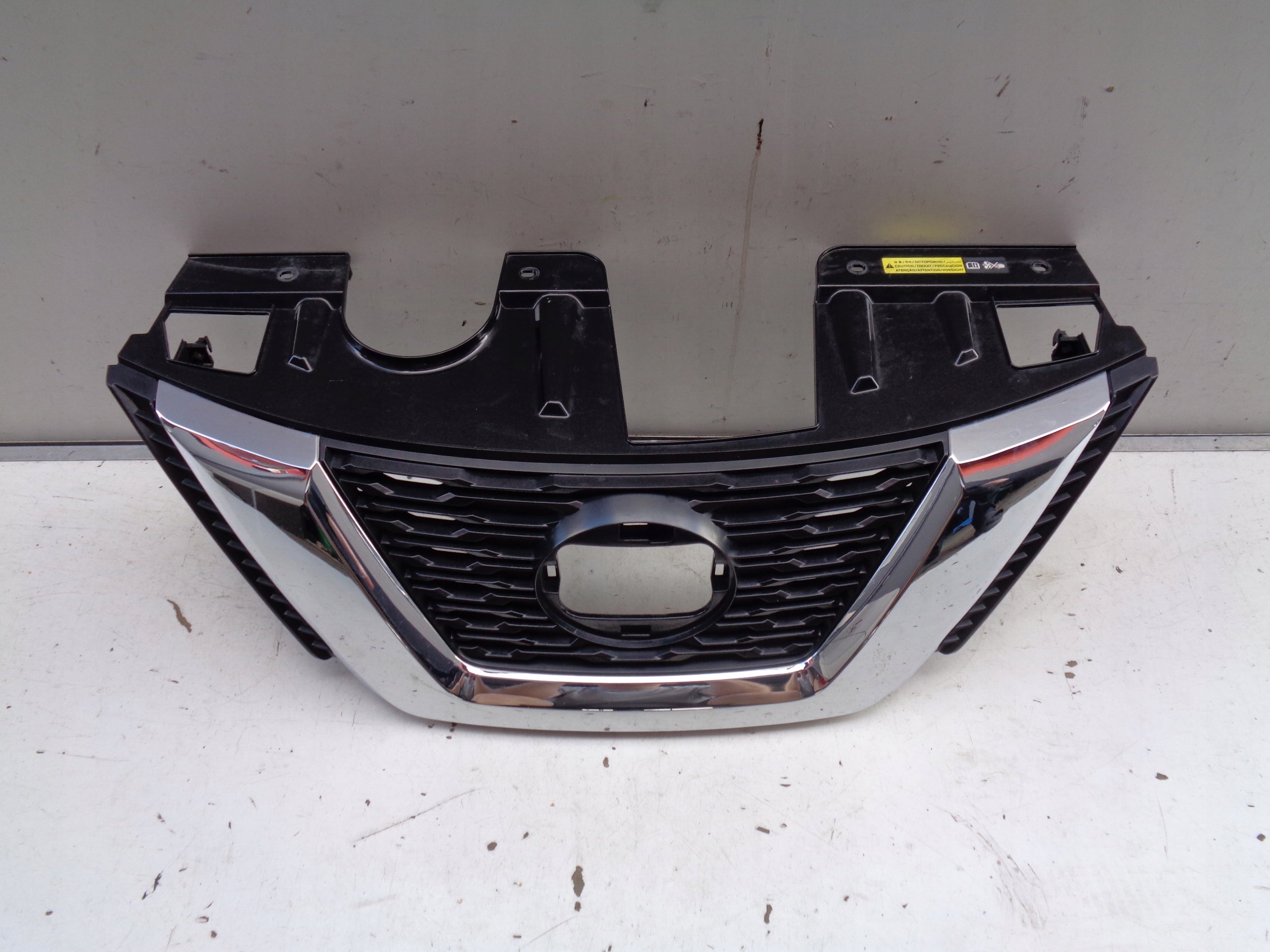 Kühlergrill Nissan XTRAIL T32 FRONTGRILL 623107FW0B Kühlergitter