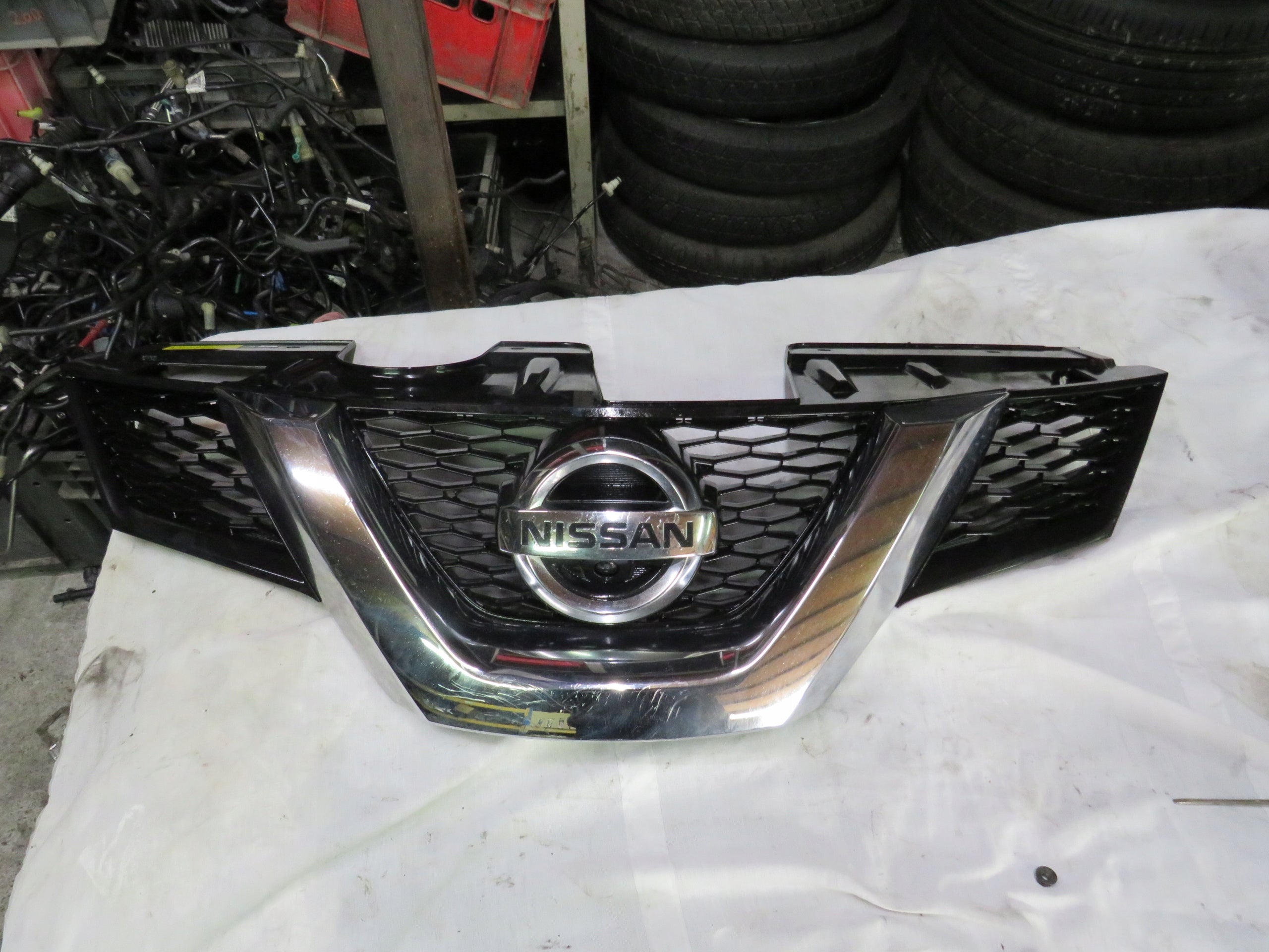  Kühlergrill Nissan XTRAIL T32 FRONTGRILL Kühlergitter product image