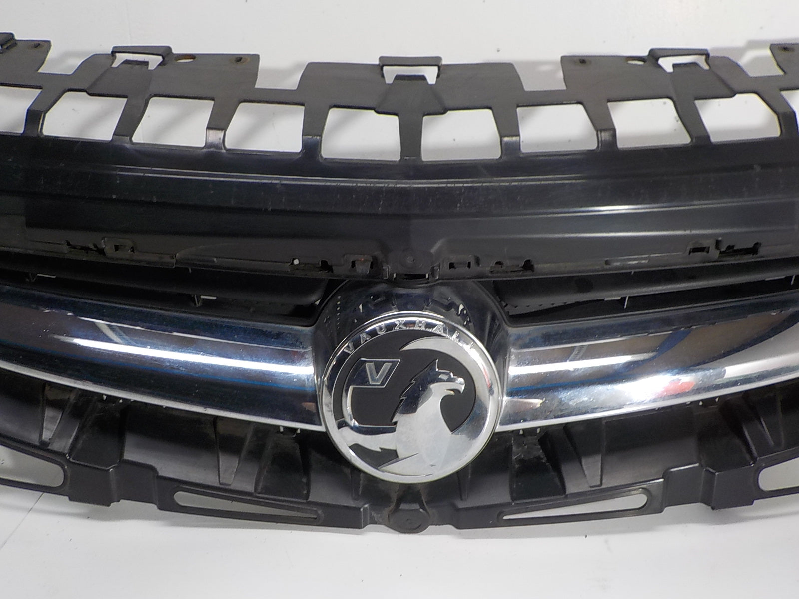 Kühlergrill Opel H E C ASTRA J D F L ASTRA G FRONTGRILL 13266577 Kühlergitter