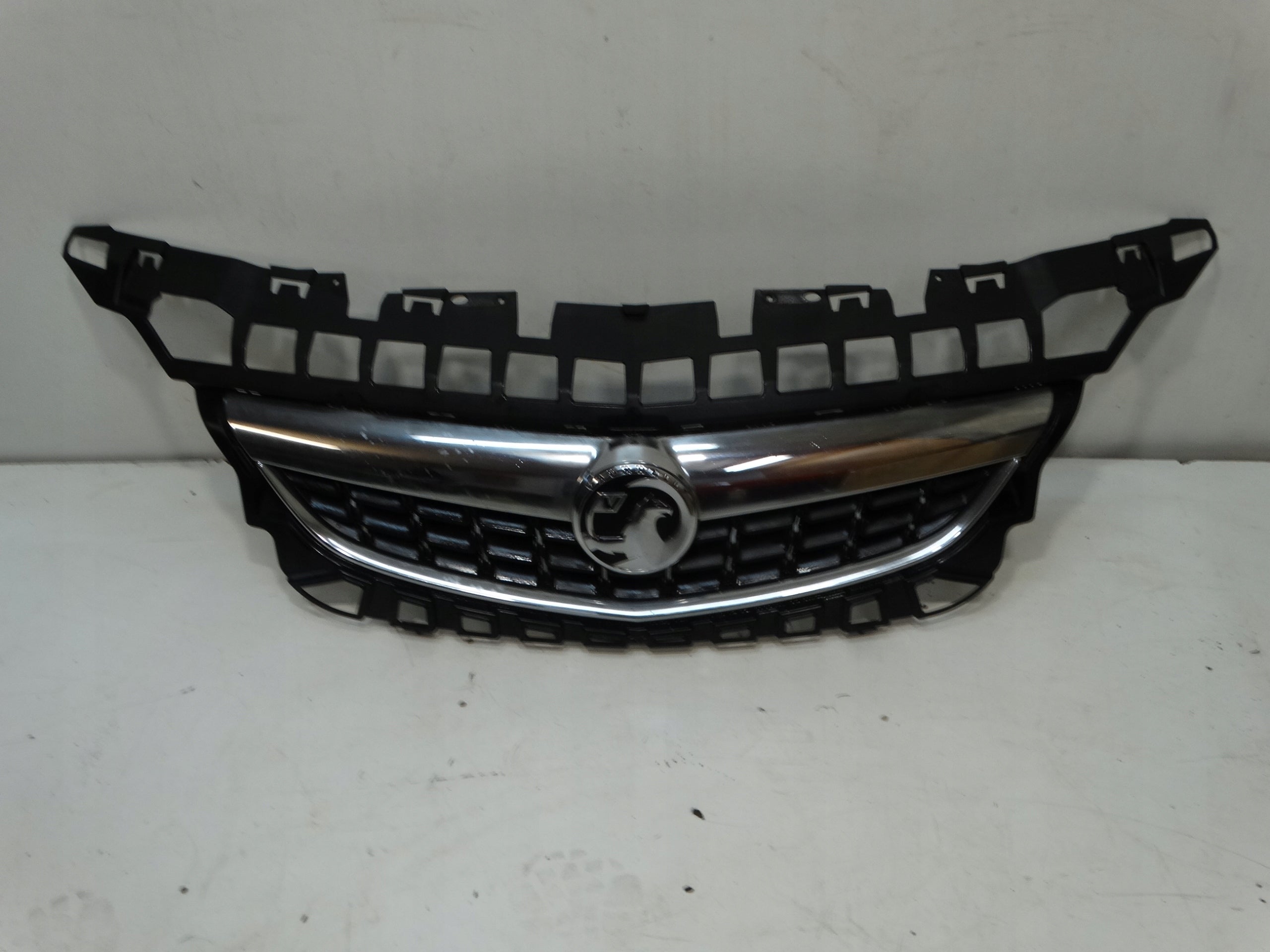 Kühlergrill Opel H J 1 E C D L ASTRA G FRONTGRILL 13266577 Kühlergitter