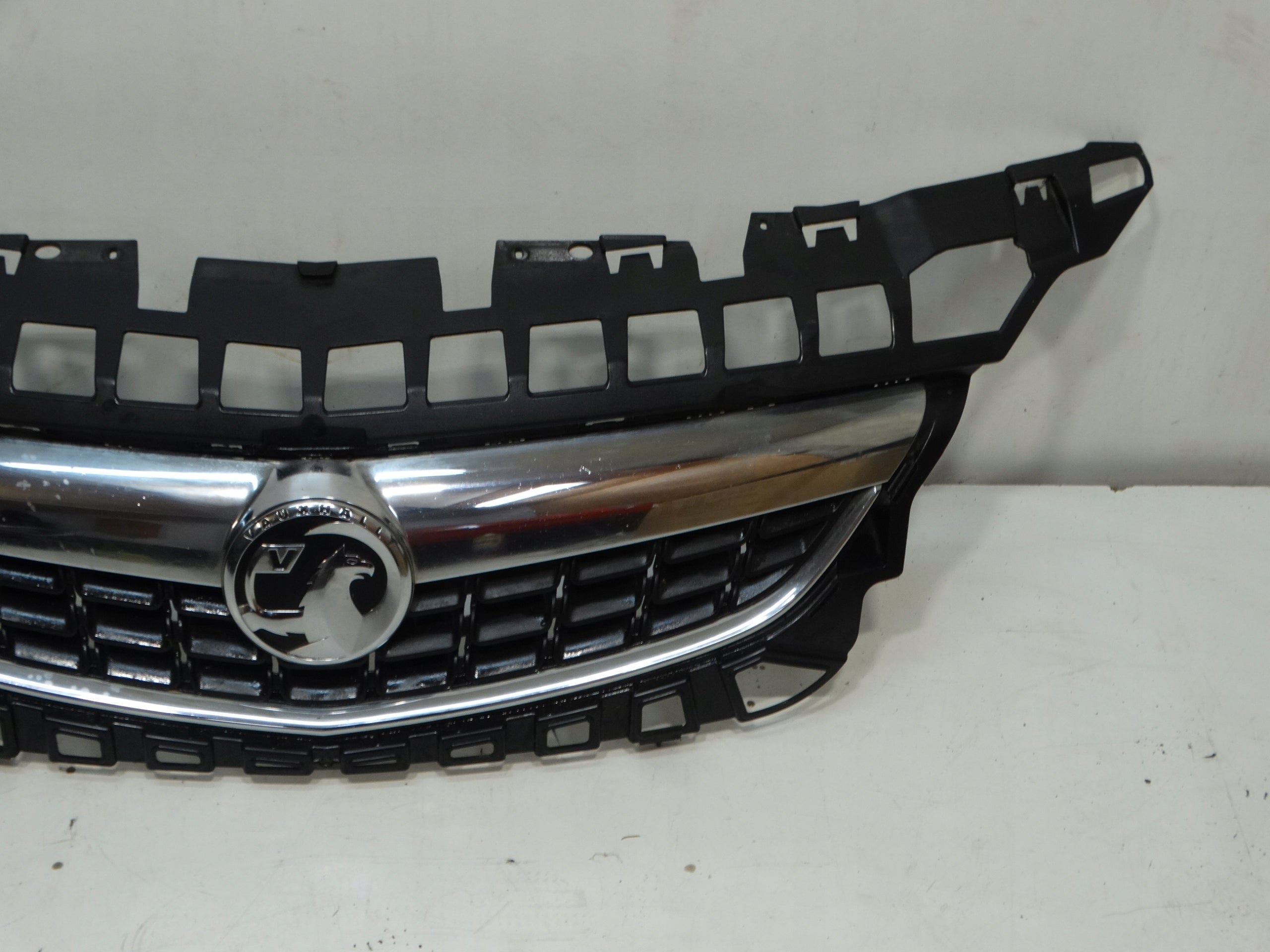 Kühlergrill Opel H J 1 E C D L ASTRA G FRONTGRILL 13266577 Kühlergitter