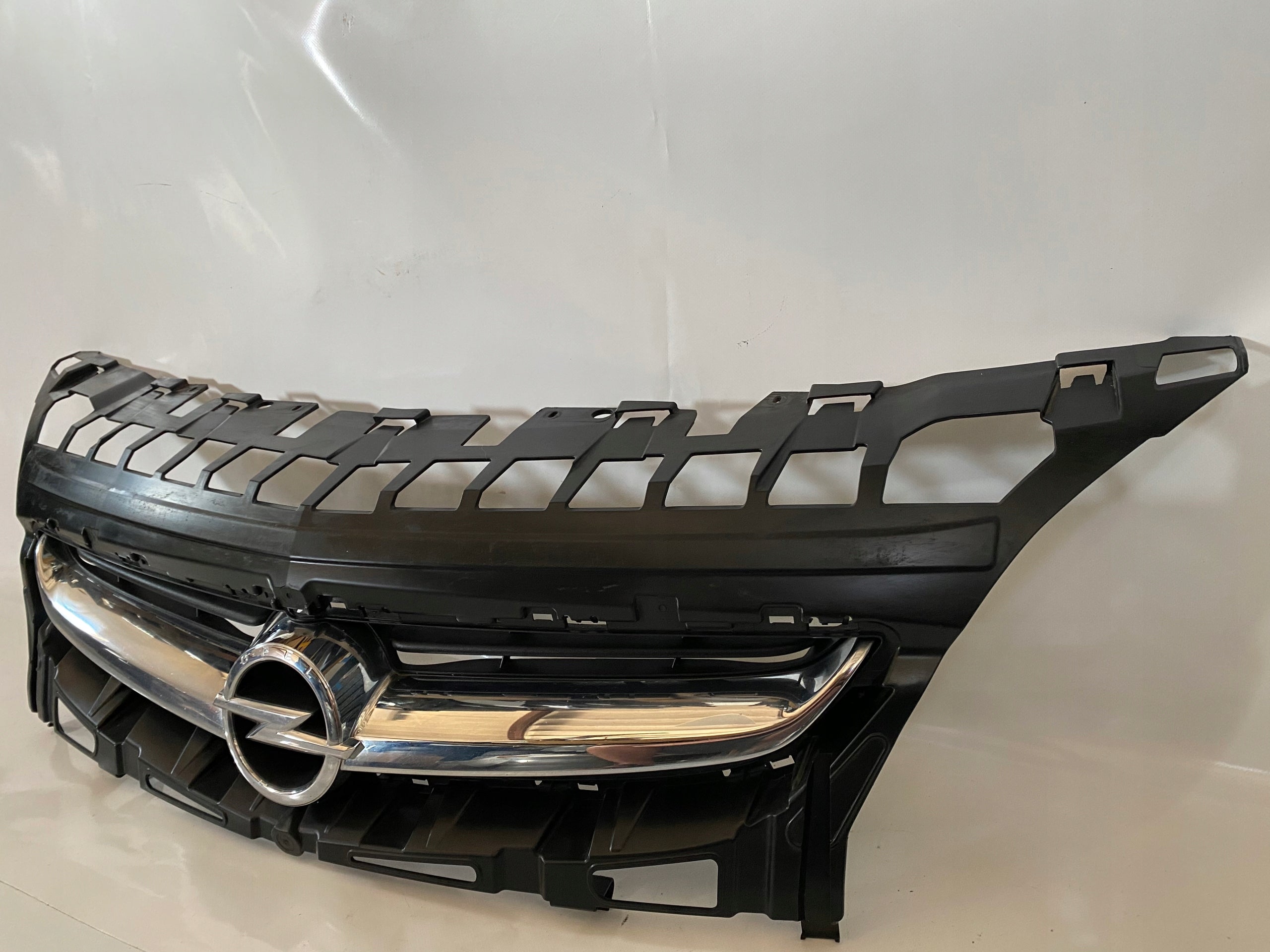 Kühlergrill Opel 1 E C ASTRA J F L ASTRA G FRONTGRILL 13368851 Kühlergitter