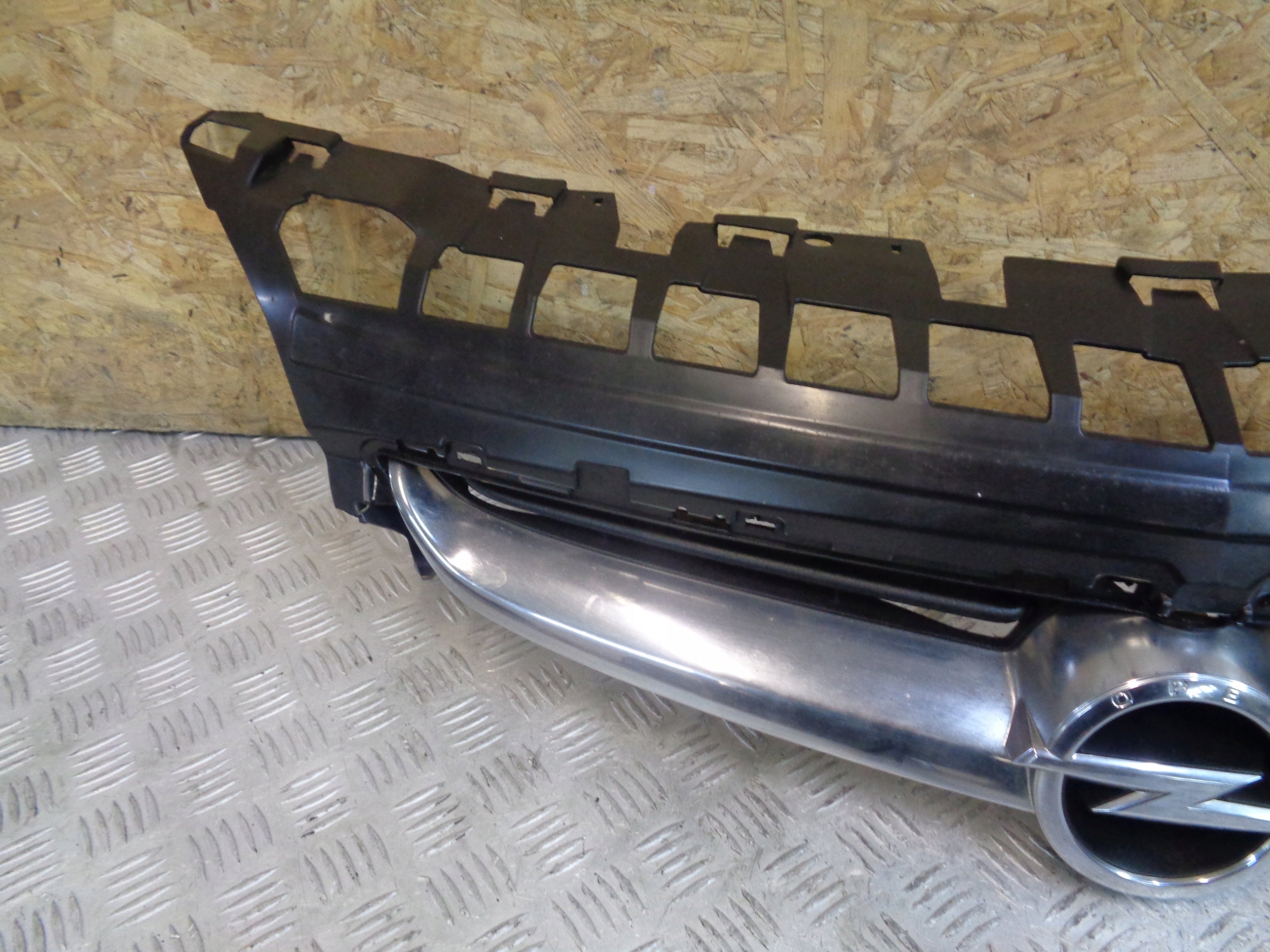 Kühlergrill Opel 1 E F ASTRA J L ASTRA G FRONTGRILL 13368851 Kühlergitter