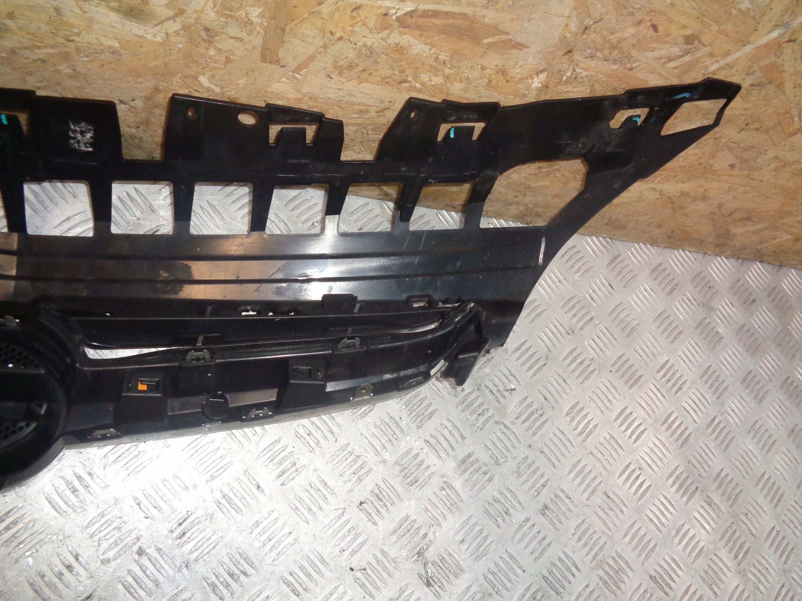 Kühlergrill Opel 1 E F ASTRA J L ASTRA G FRONTGRILL 13368851 Kühlergitter