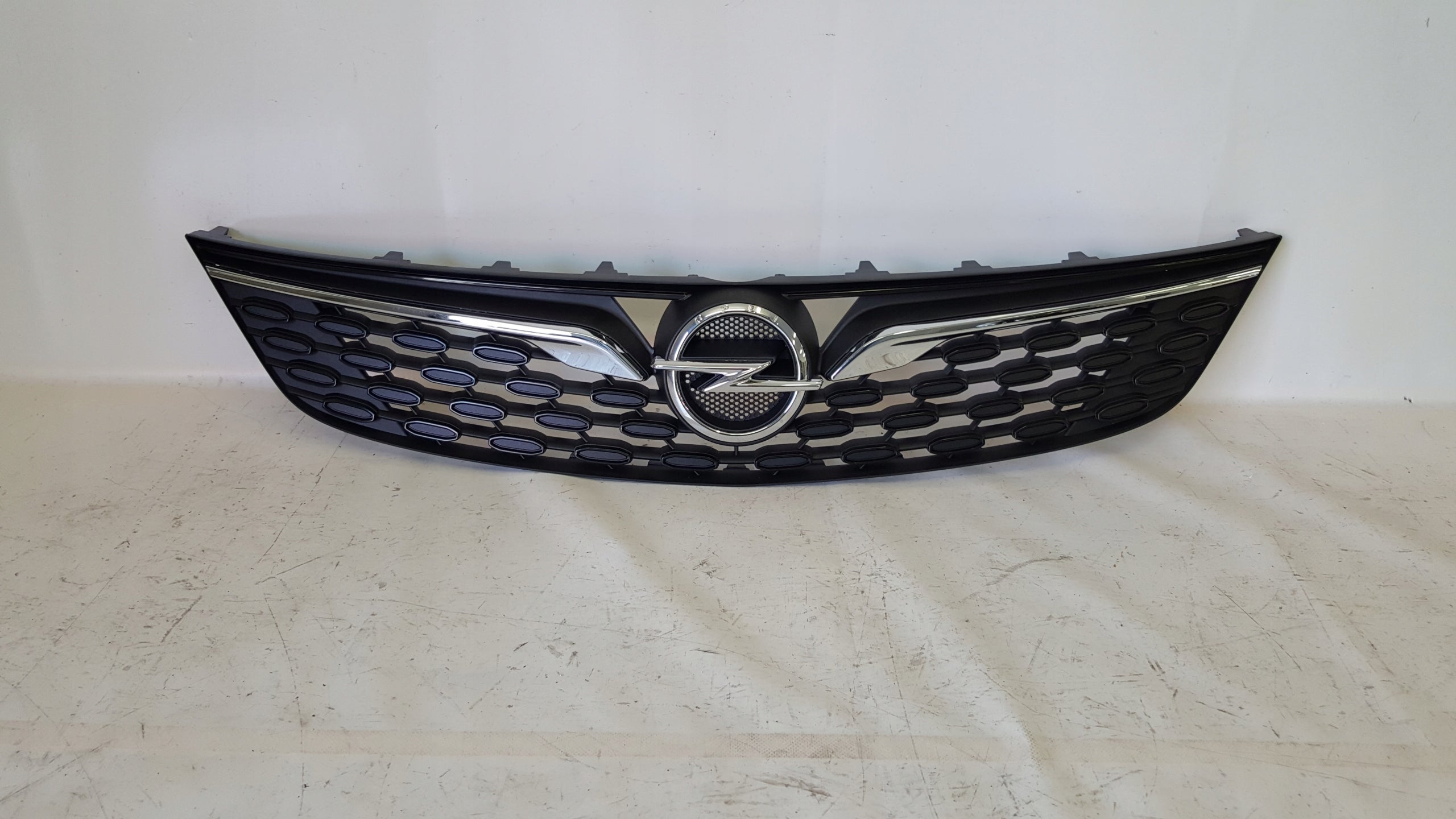  Kühlergrill Opel 1 E F L ASTRA ASTRA K G FRONTGRILL 39139501 Kühlergitter product image