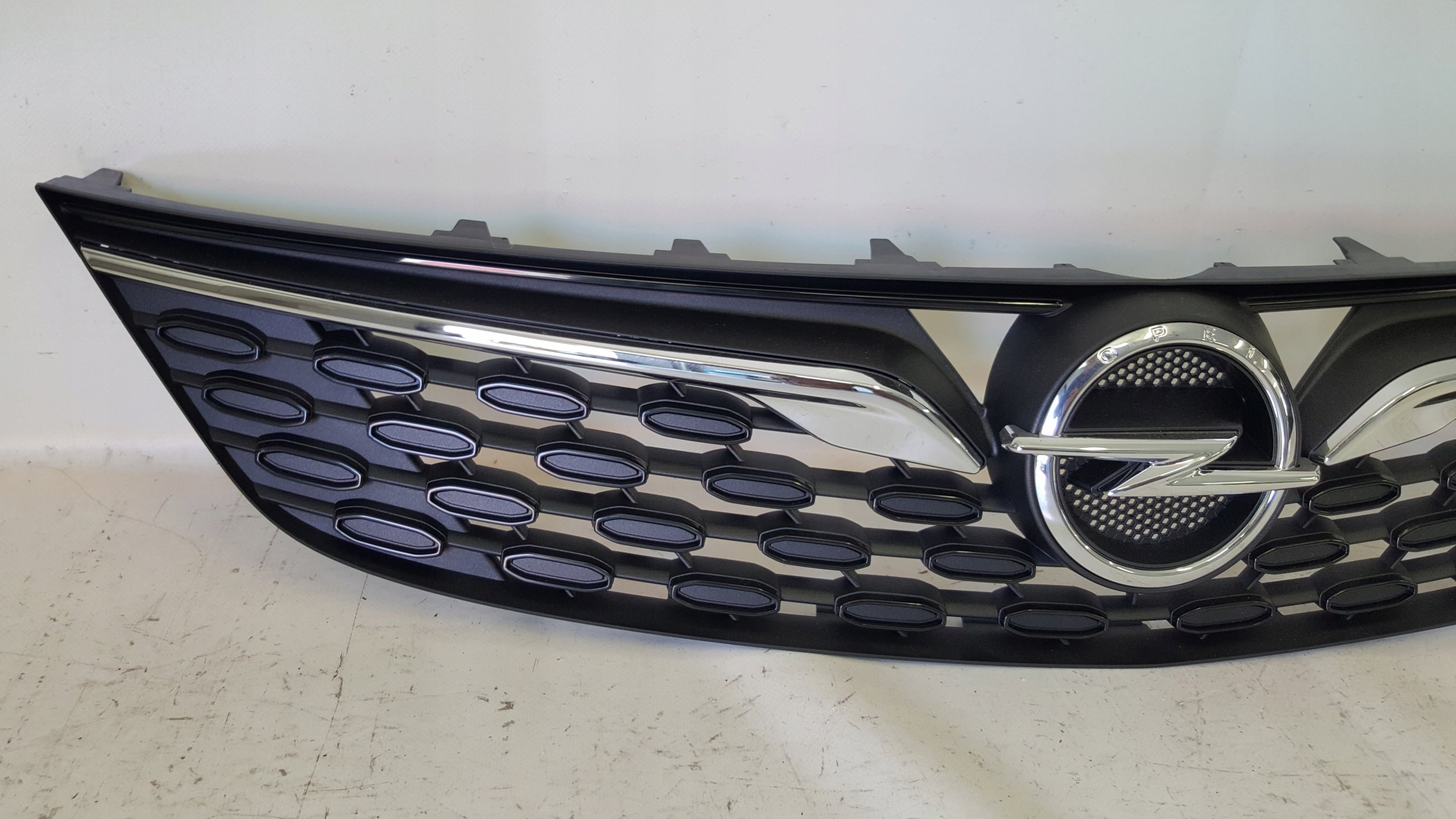 Kühlergrill Opel 1 E F L ASTRA ASTRA K G FRONTGRILL 39139501 Kühlergitter