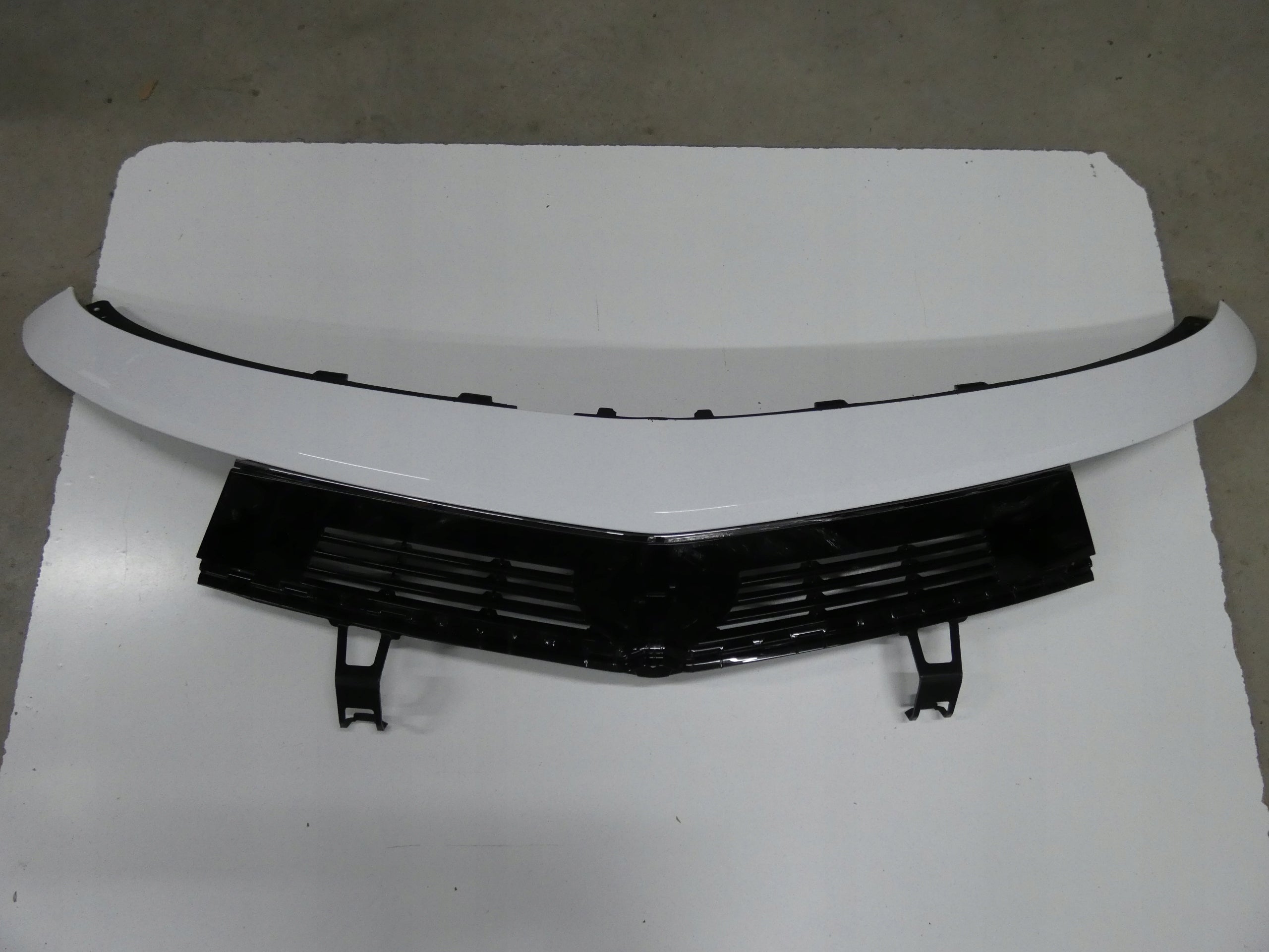  Kühlergrill Opel E D K L ASTRA G FRONTGRILL 39953880 Kühlergitter product image