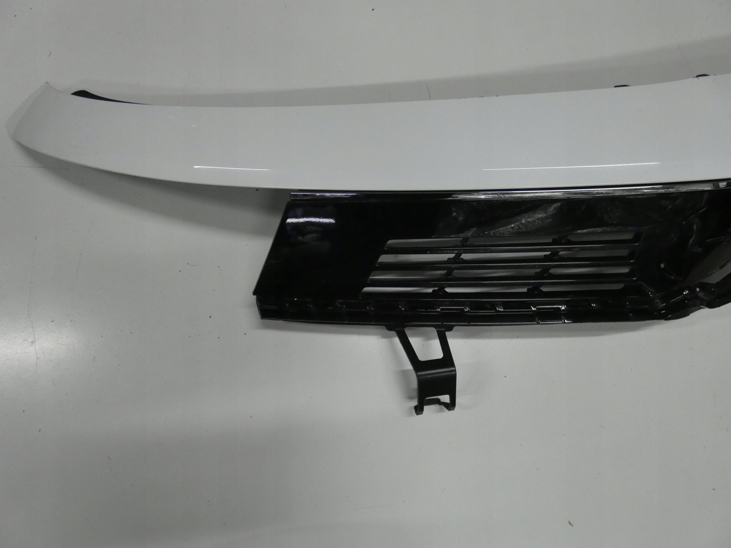 Kühlergrill Opel E D K L ASTRA G FRONTGRILL 39953880 Kühlergitter