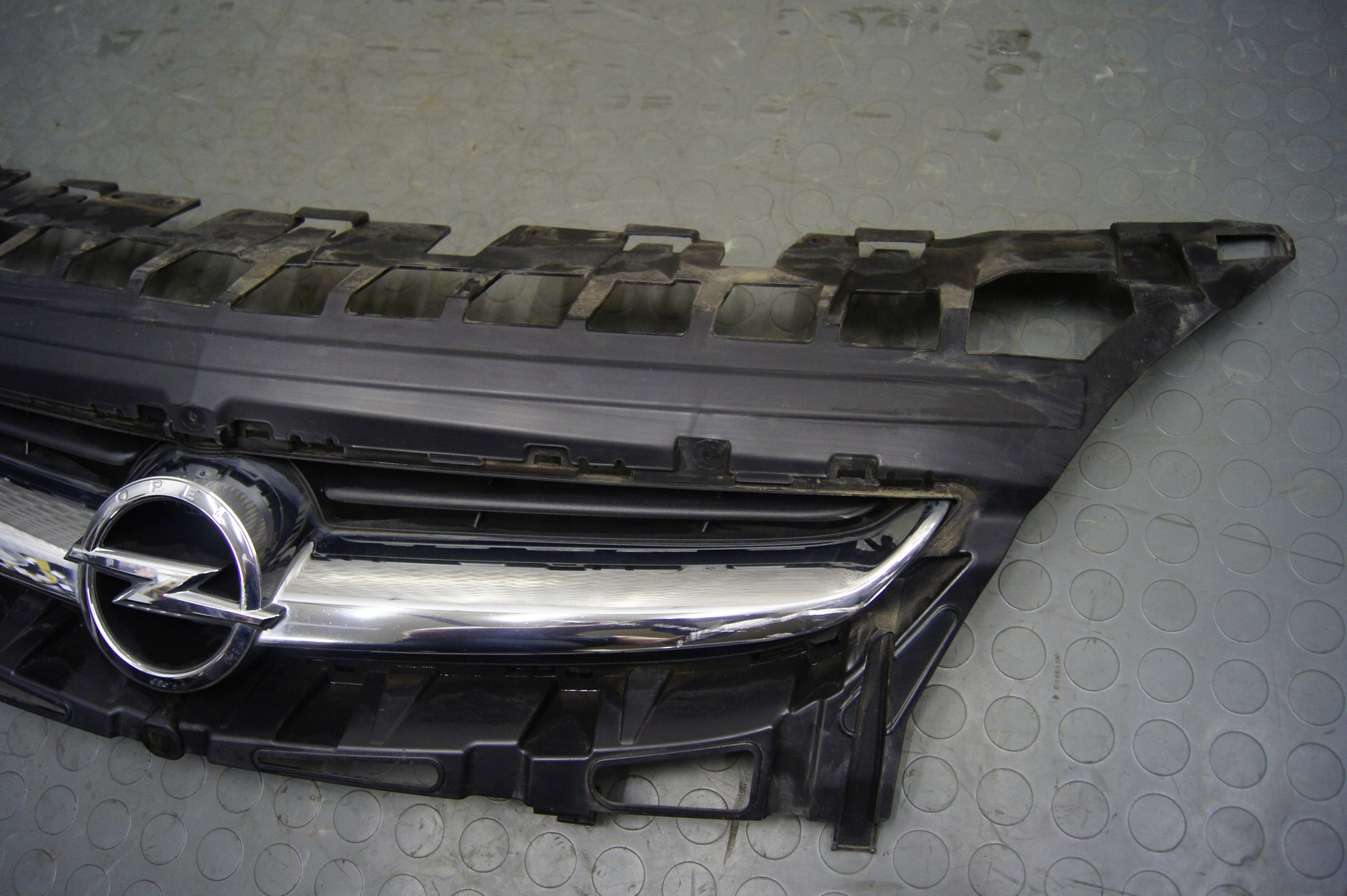 Kühlergrill Opel G B H L ASTRA D ASTRA J 1 E FRONTGRILL 13368851 Kühlergitter