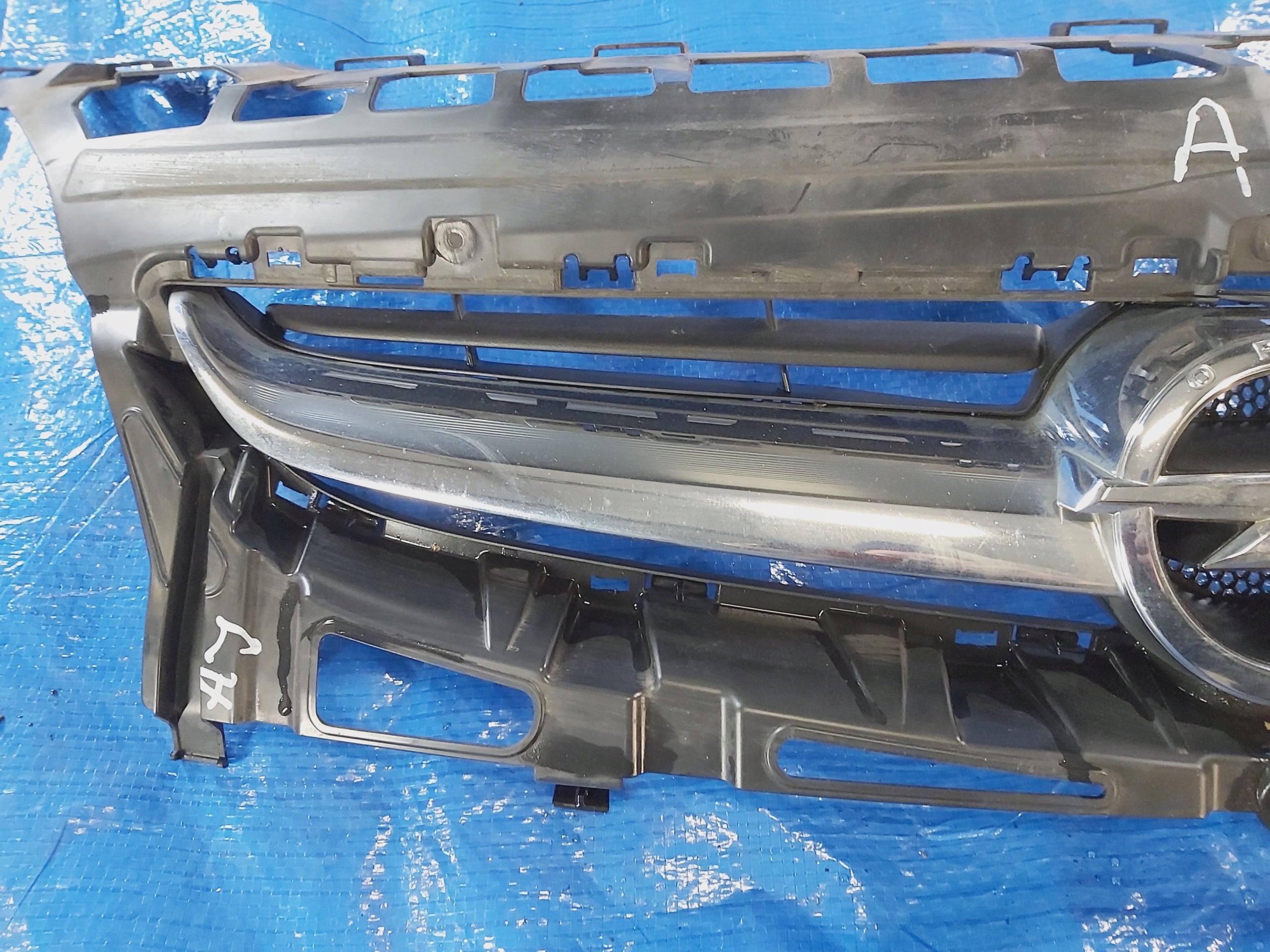 Kühlergrill Opel H 1 E ASTRA J C D K F L G FRONTGRILL 13368851 Kühlergitter