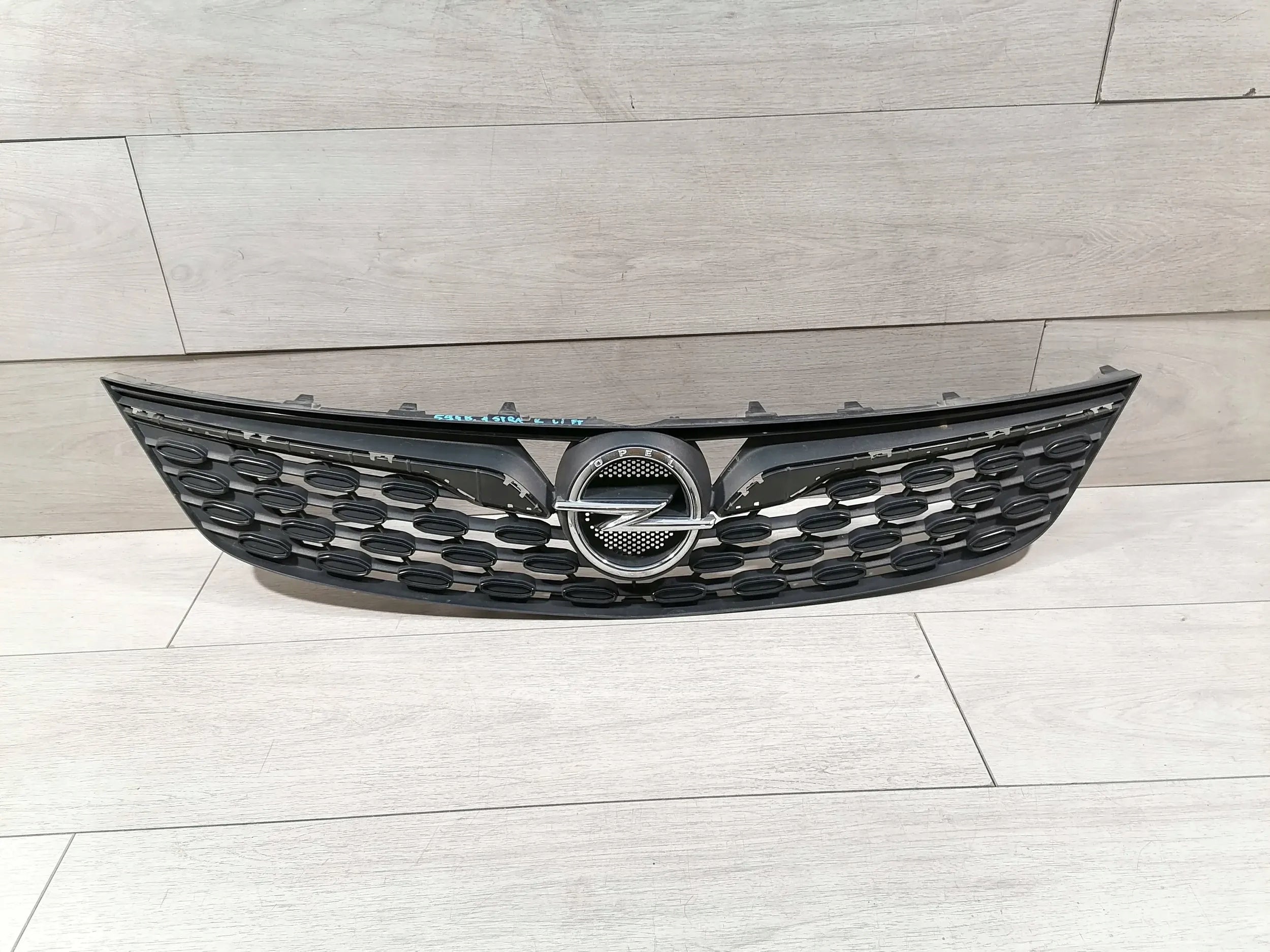  Grille de radiateur Opel 1 EFL ASTRA ASTRA KG FRONTGRILL 39130501 Grille de radiateur  product image