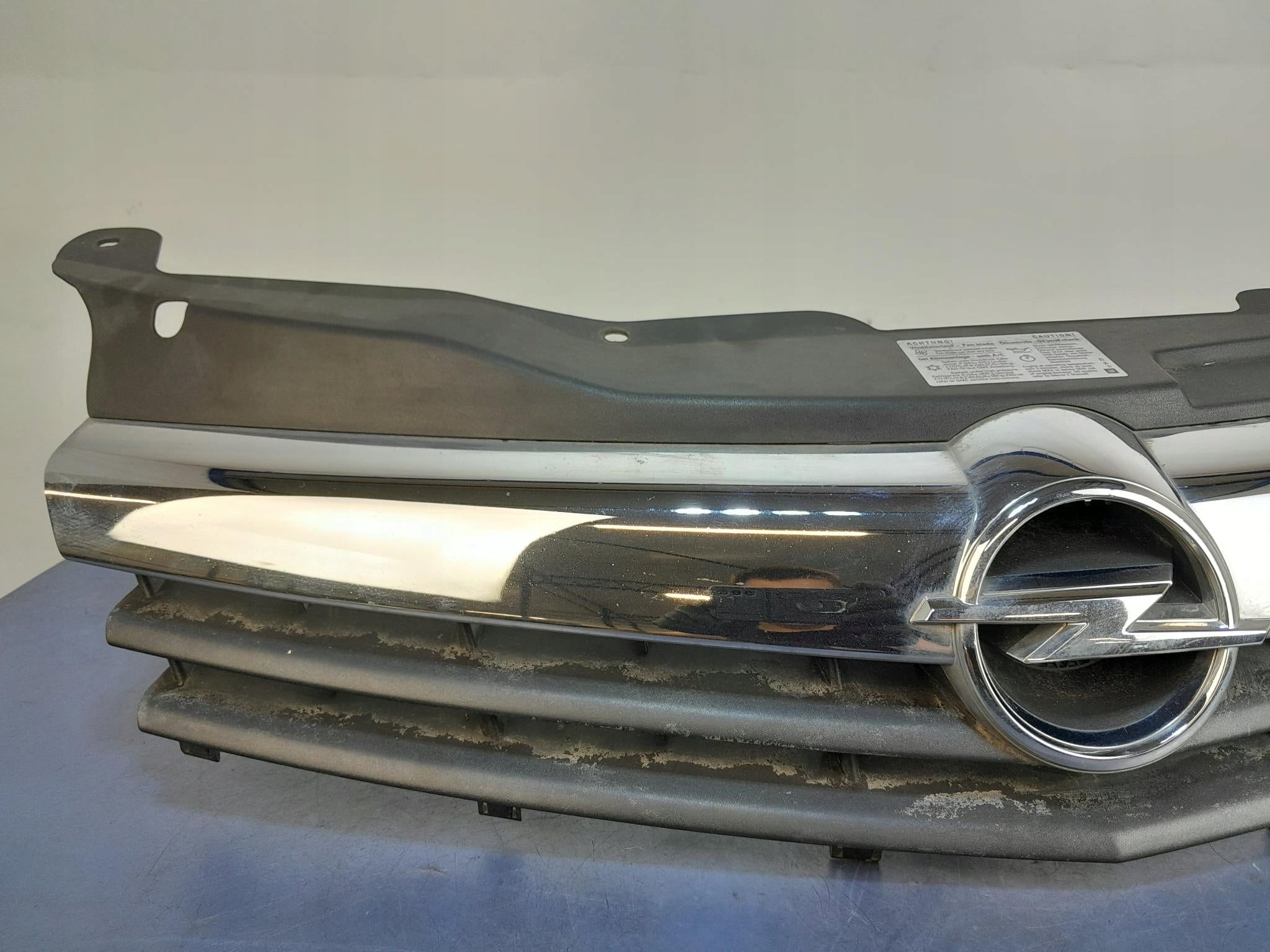 Kühlergrill Opel GT ASTRA H 1 E C L ASTRA FRONTGRILL 13108460 Kühlergitter