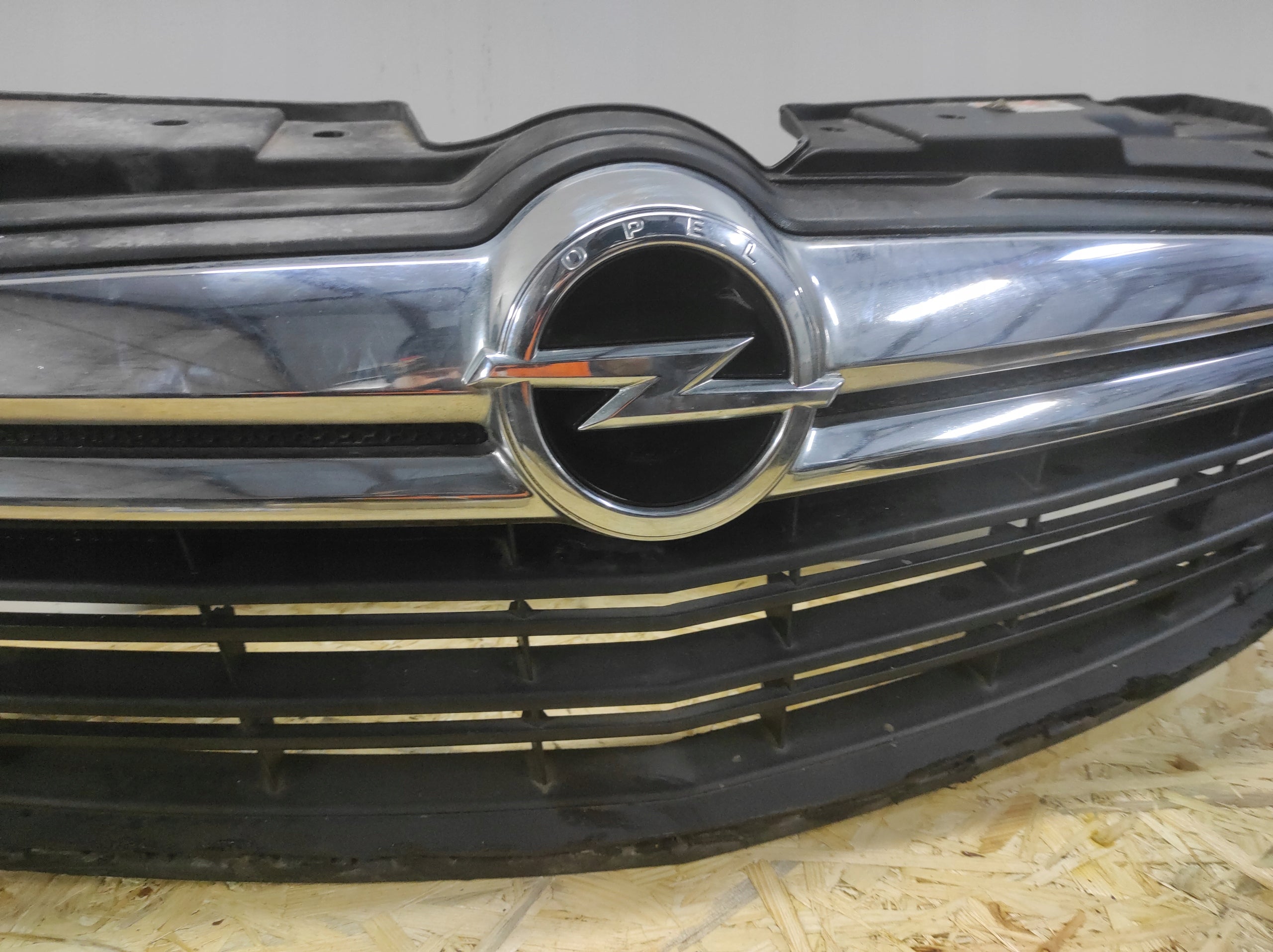 Kühlergrill Opel H A E COMBO D K L G FRONTGRILL 39600735 Kühlergitter