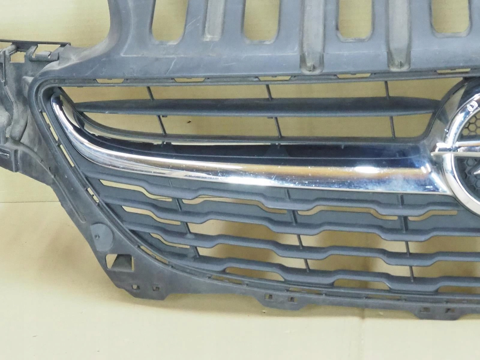 Kühlergrill Opel H CORSA E D K L G FRONTGRILL 39003576 Kühlergitter