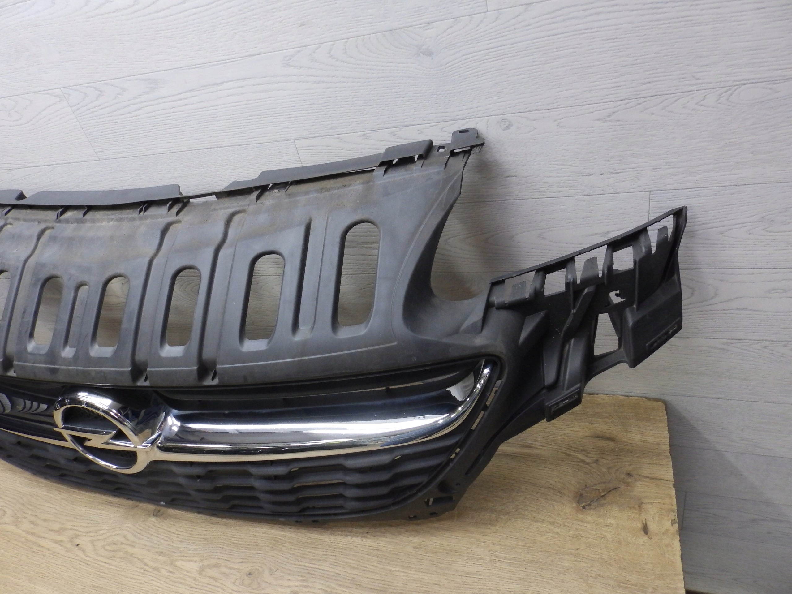 Kühlergrill Opel H 1 CORSA E D L G FRONTGRILL 39003576 Kühlergitter