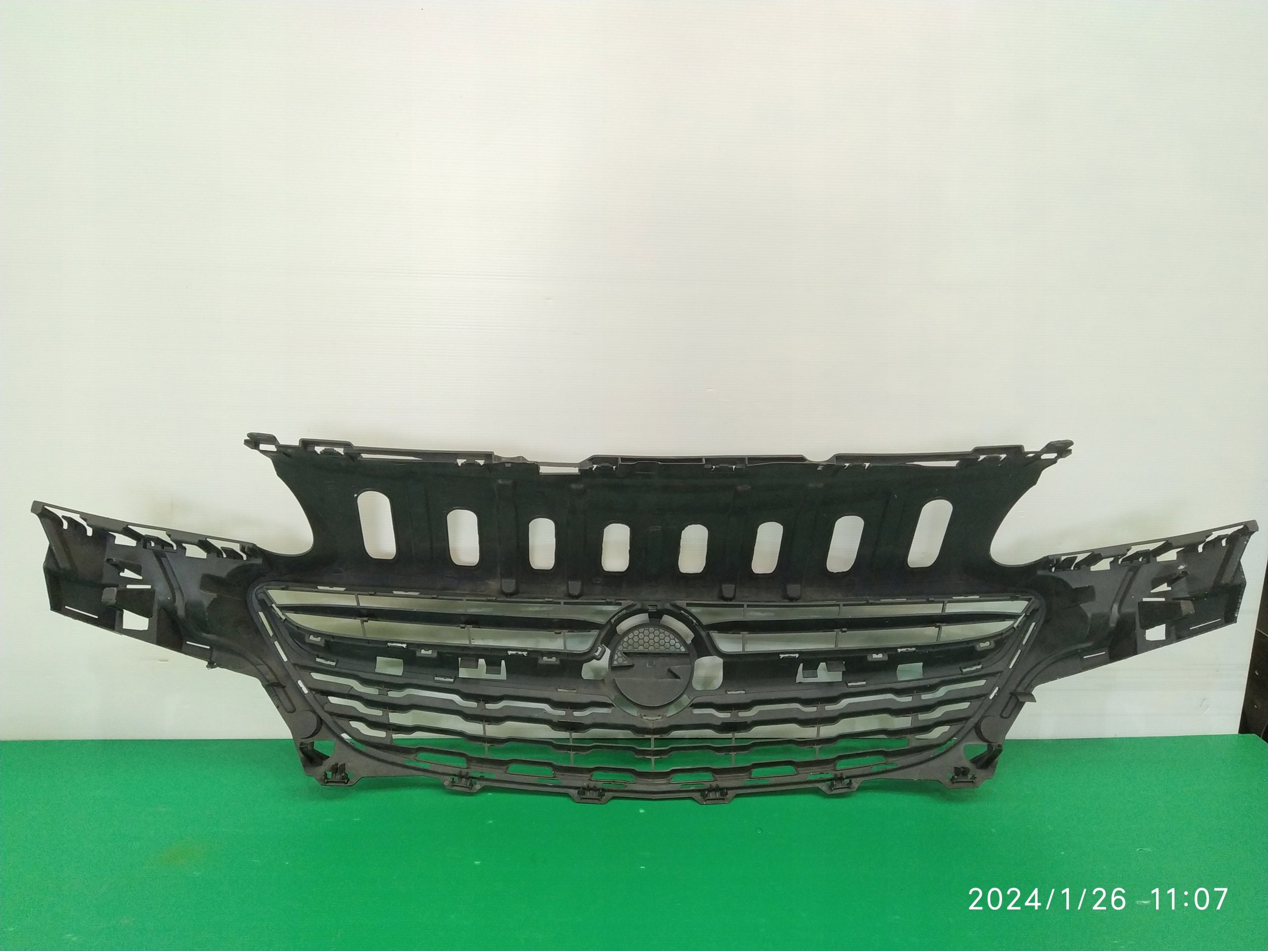 Kühlergrill Opel CORSA E L G 1 FRONTGRILL 39003576 Kühlergitter